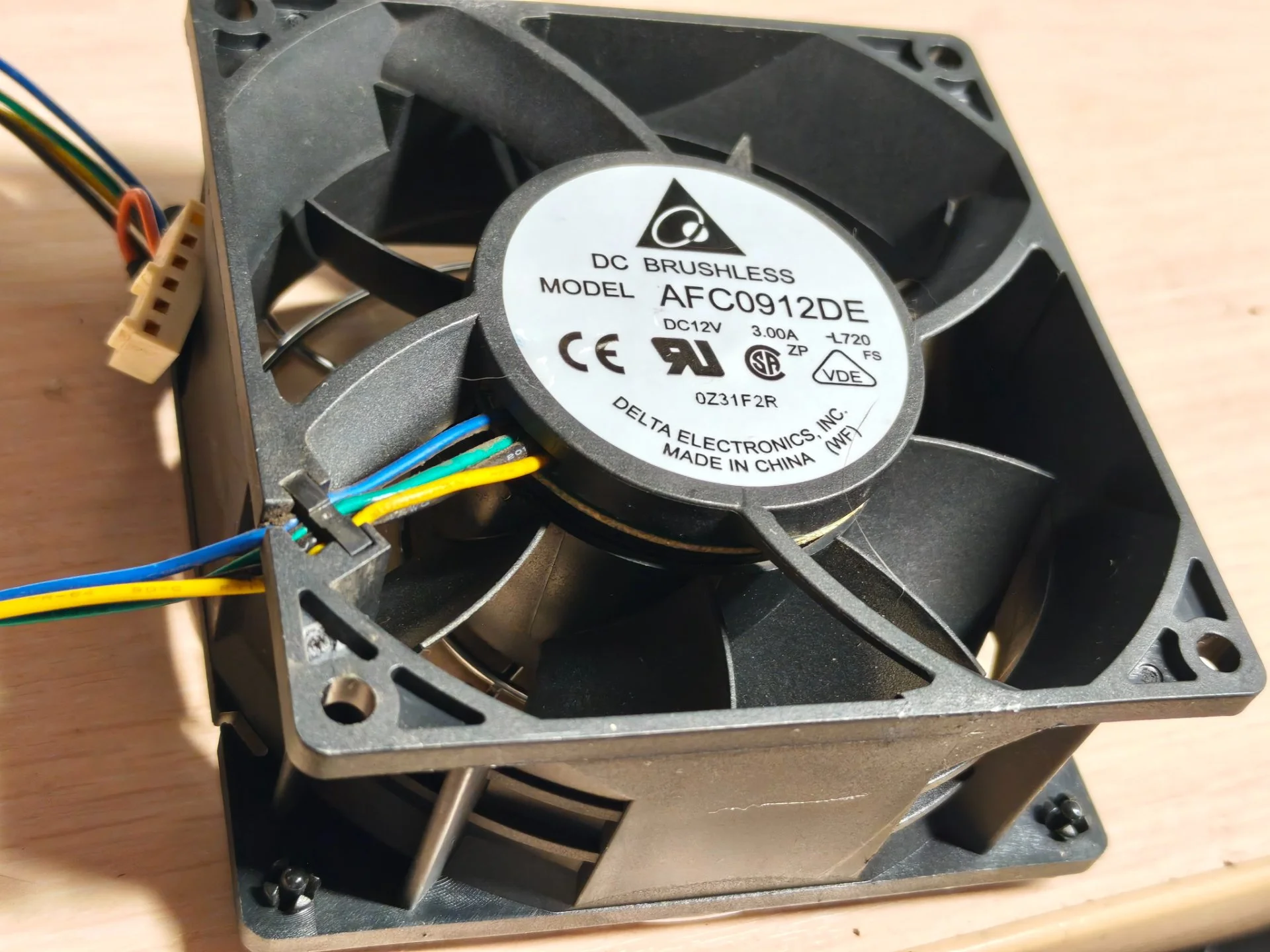 AVC0912DE Brushless - миниатюра 2