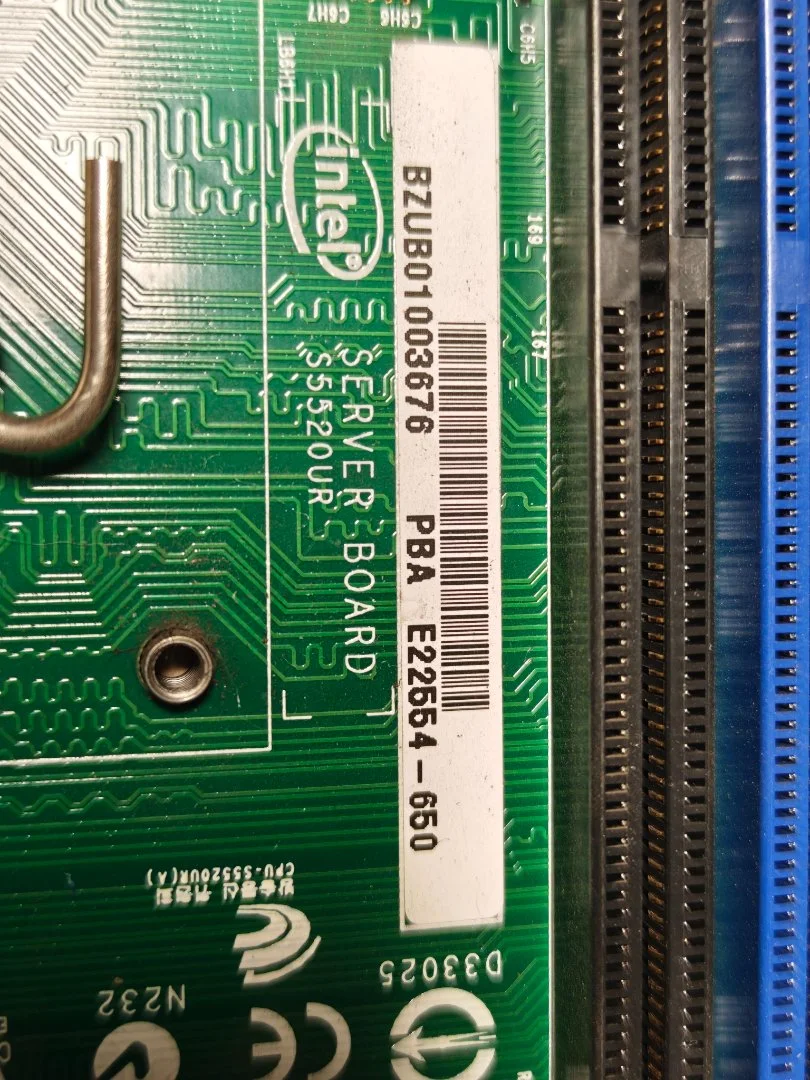 Материнская плата Intel S5520UR E22554-650 E22554-751 2x LGA1366 - миниатюра 2