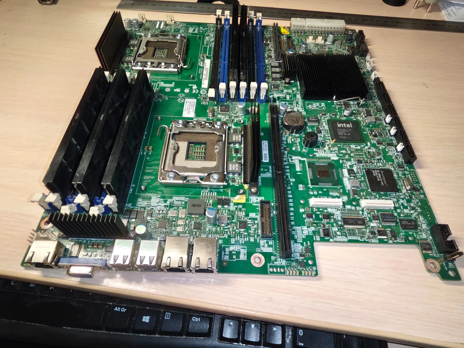 Материнская плата Intel S5520UR E22554-650 E22554-751 2x LGA1366 - миниатюра 7