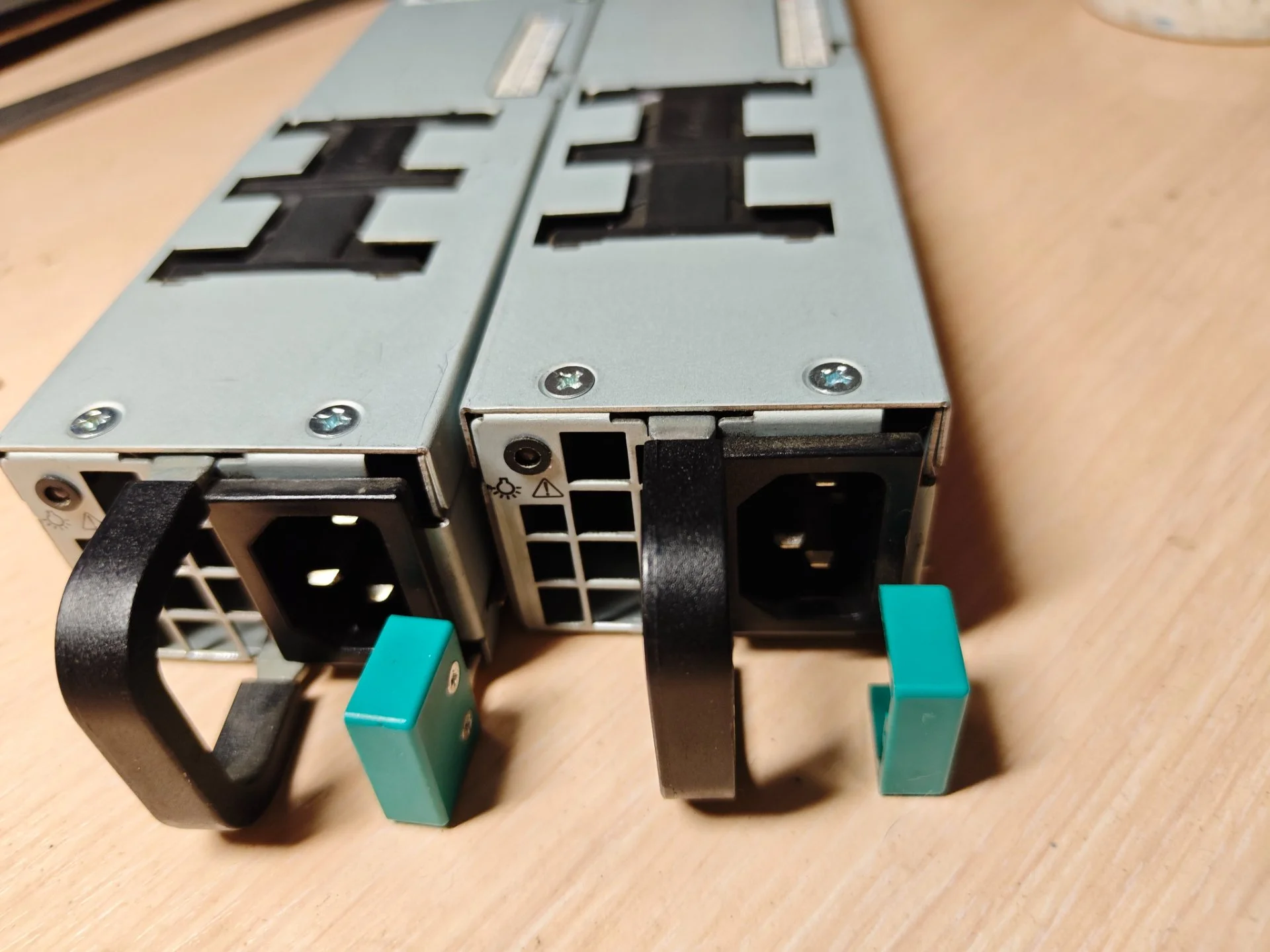 E33446-007 650w SR1625 Hot Swap PSU блок питания Intel - миниатюра 2