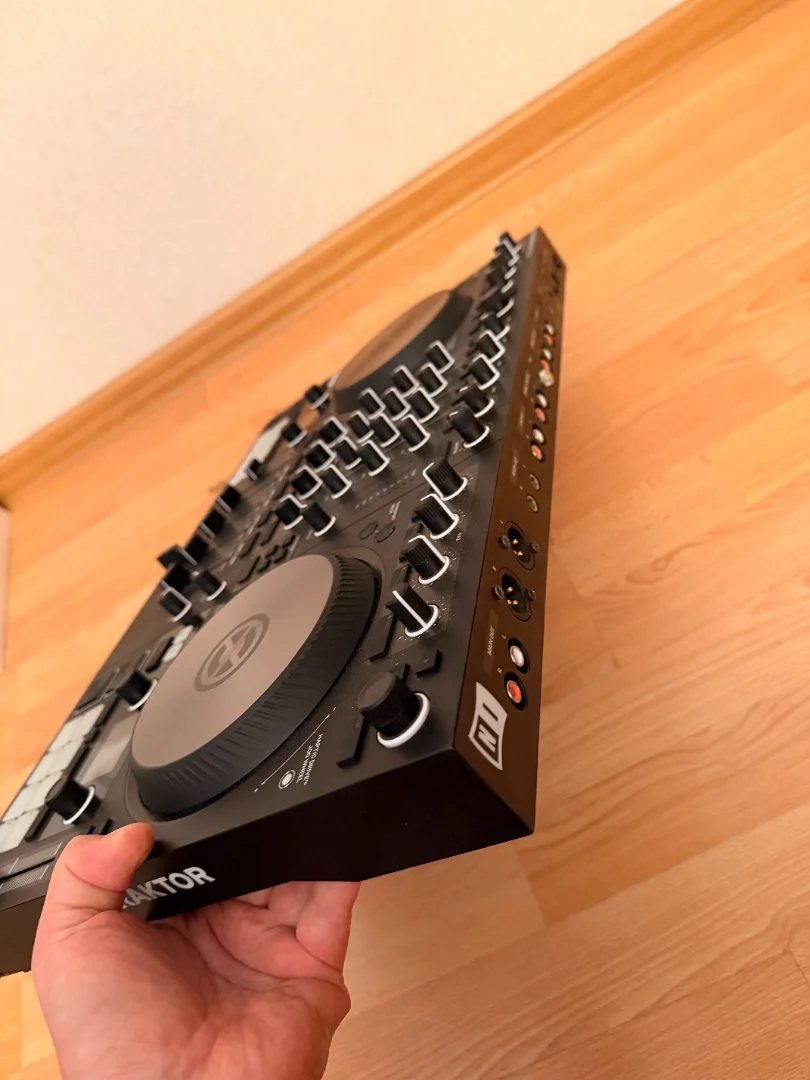 DJ контролер traktor S4 mk 3 - миниатюра 4