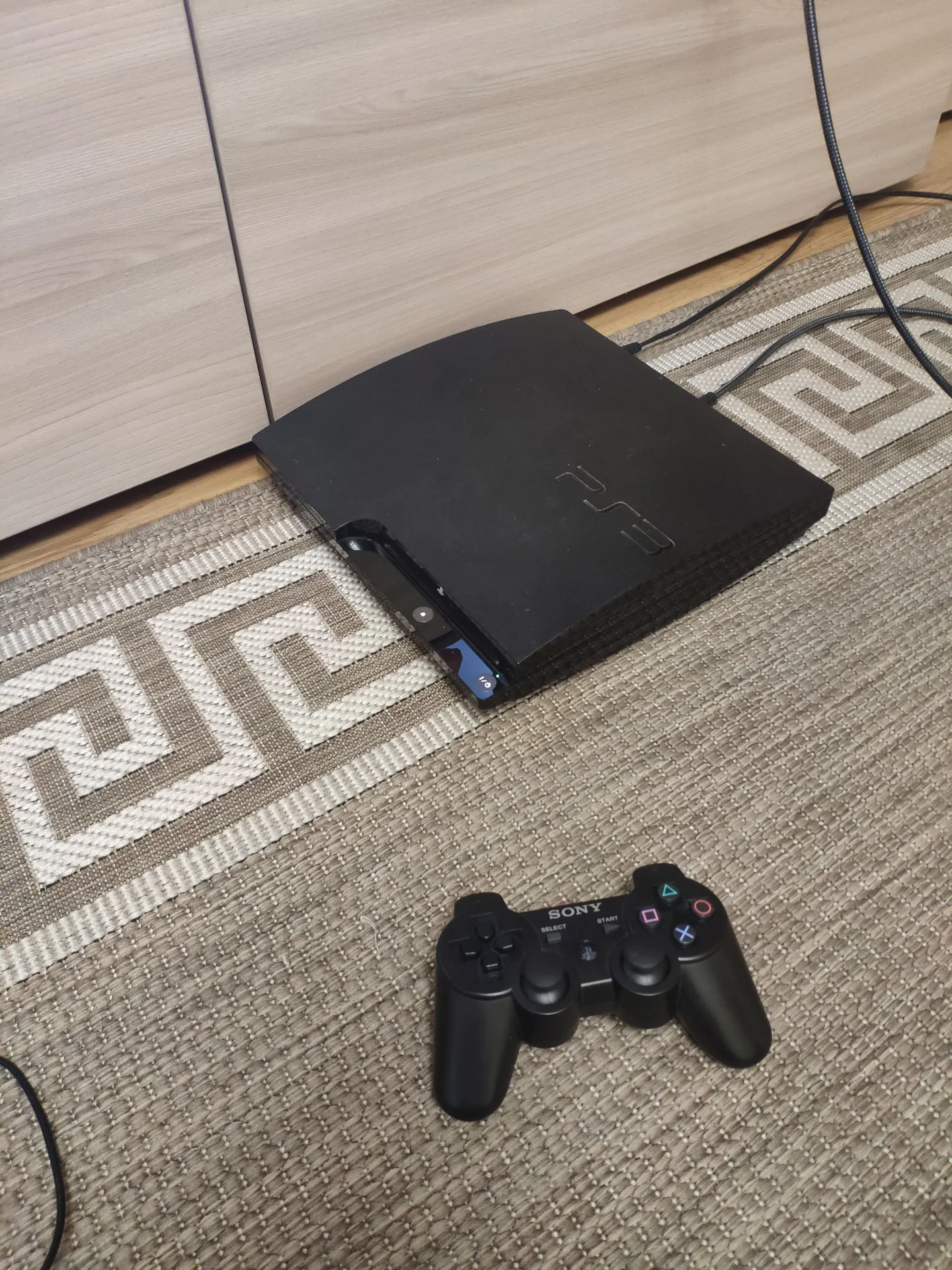 Sony PlayStation 3 Slim - изображение 1