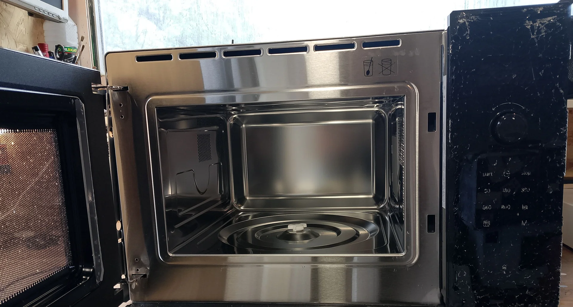 Микроволновка Bosch BFL524MB0 - изображение 1