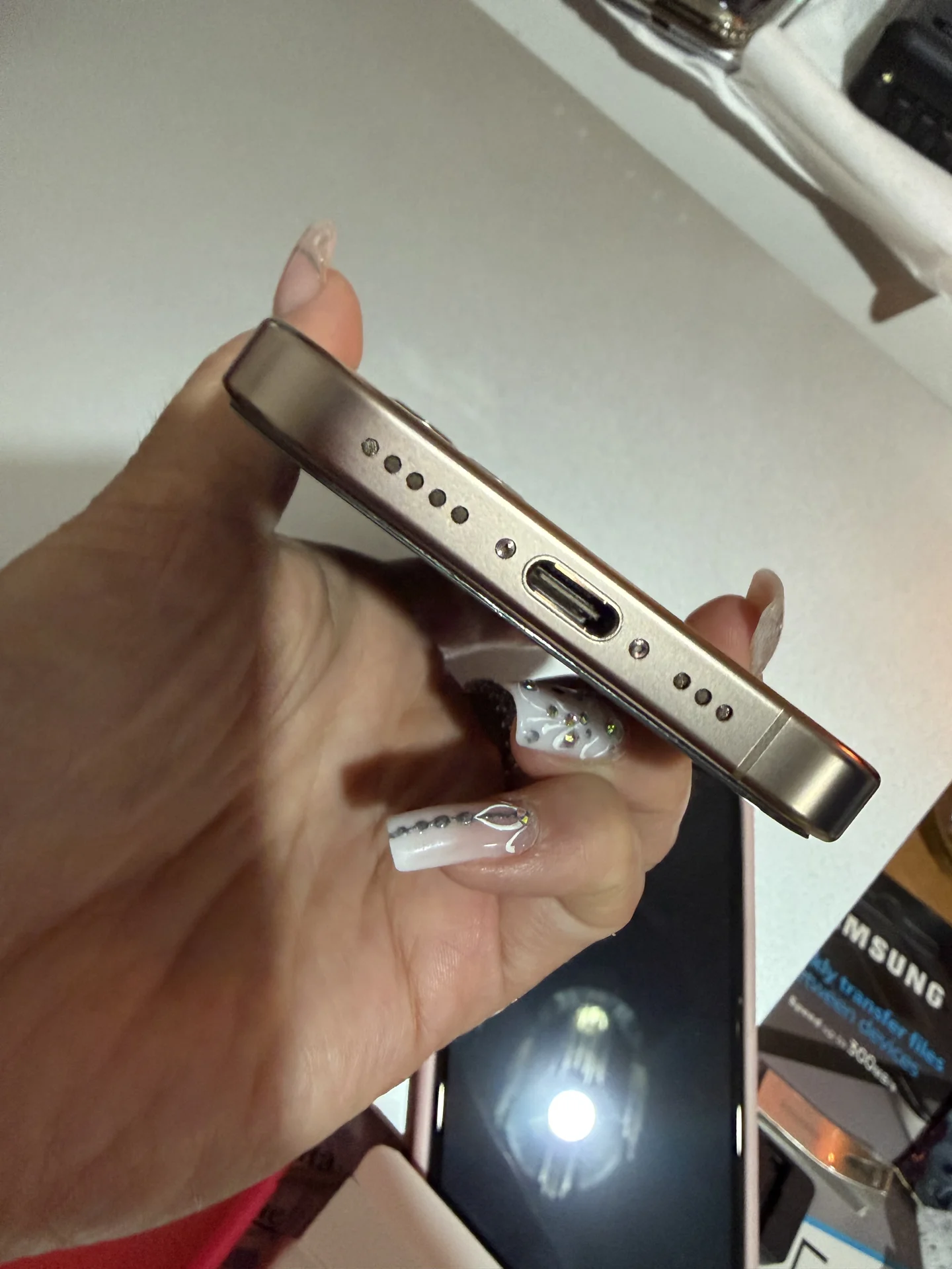 iPhone 16pro - миниатюра 2