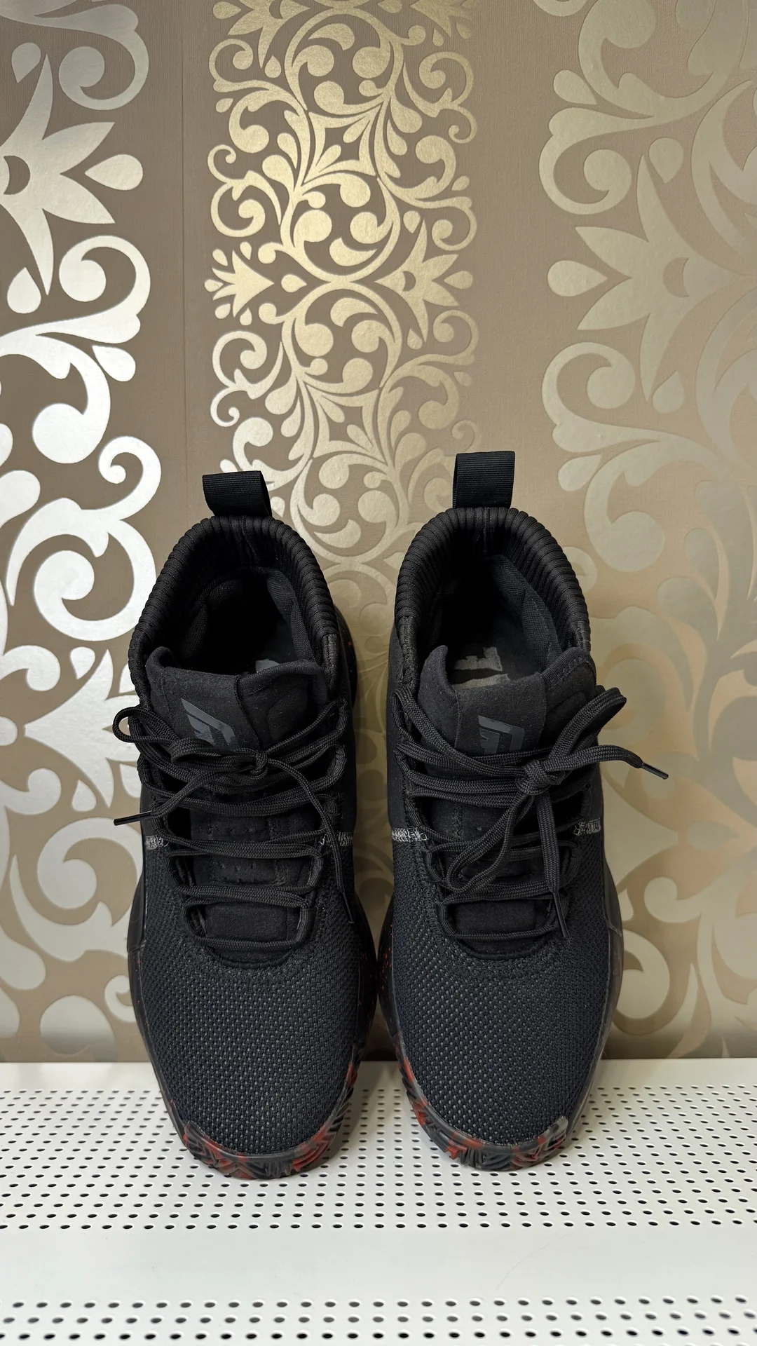 Кроссовки Adidas - миниатюра 2