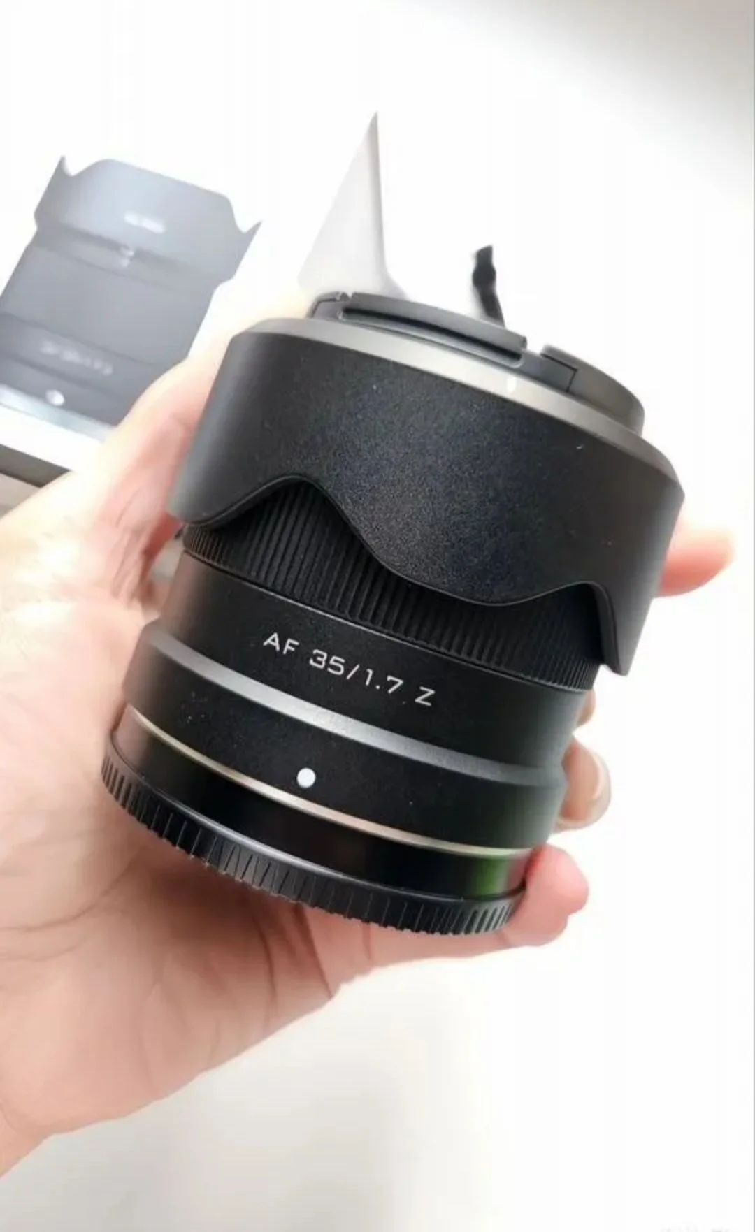 Объектив viltrox 35 mm f.1.7 nikon z - миниатюра 2