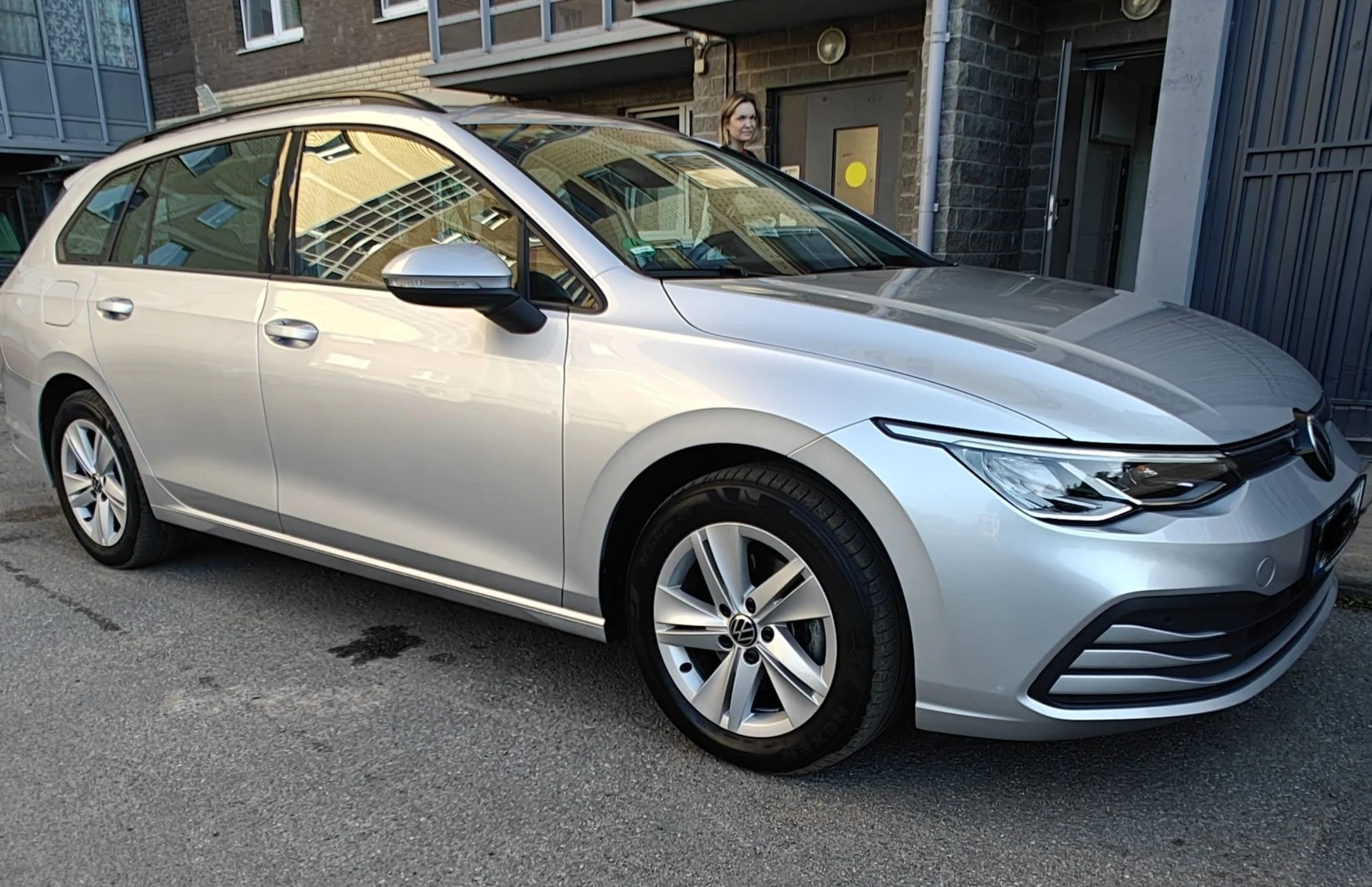 VOLKSWAGEN GOLF 8 2021 - миниатюра 2