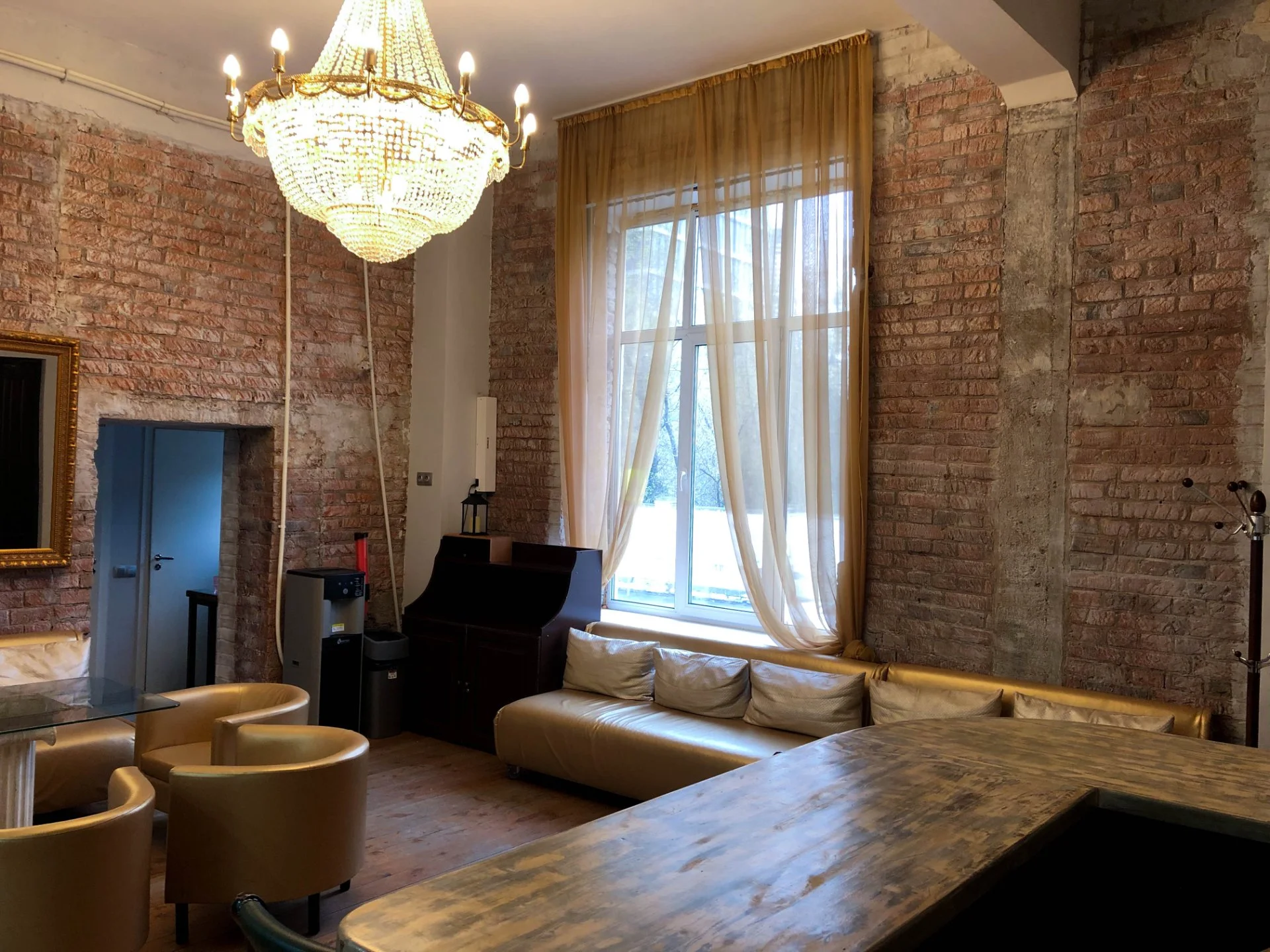 Почасовая аренда ЛОФТА 110м² со сценой и светом. м. Павелецкая / Серпуховская. Без комиссии! 2000₽/ч - миниатюра 6