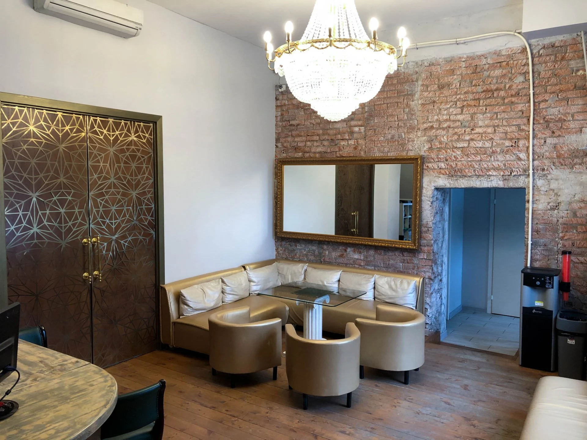 Почасовая аренда ЛОФТА 110м² со сценой и светом. м. Павелецкая / Серпуховская. Без комиссии! 2000₽/ч - миниатюра 7