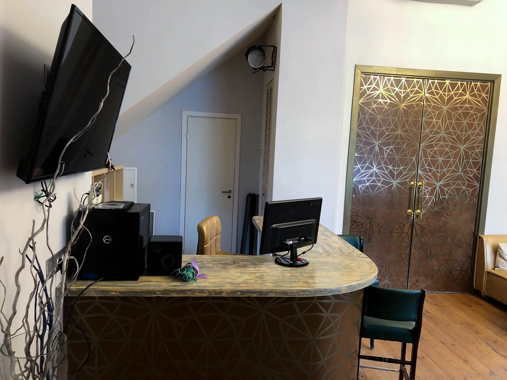 Почасовая аренда ЛОФТА 110м² со сценой и светом. м. Павелецкая / Серпуховская. Без комиссии! 2000₽/ч - миниатюра 9