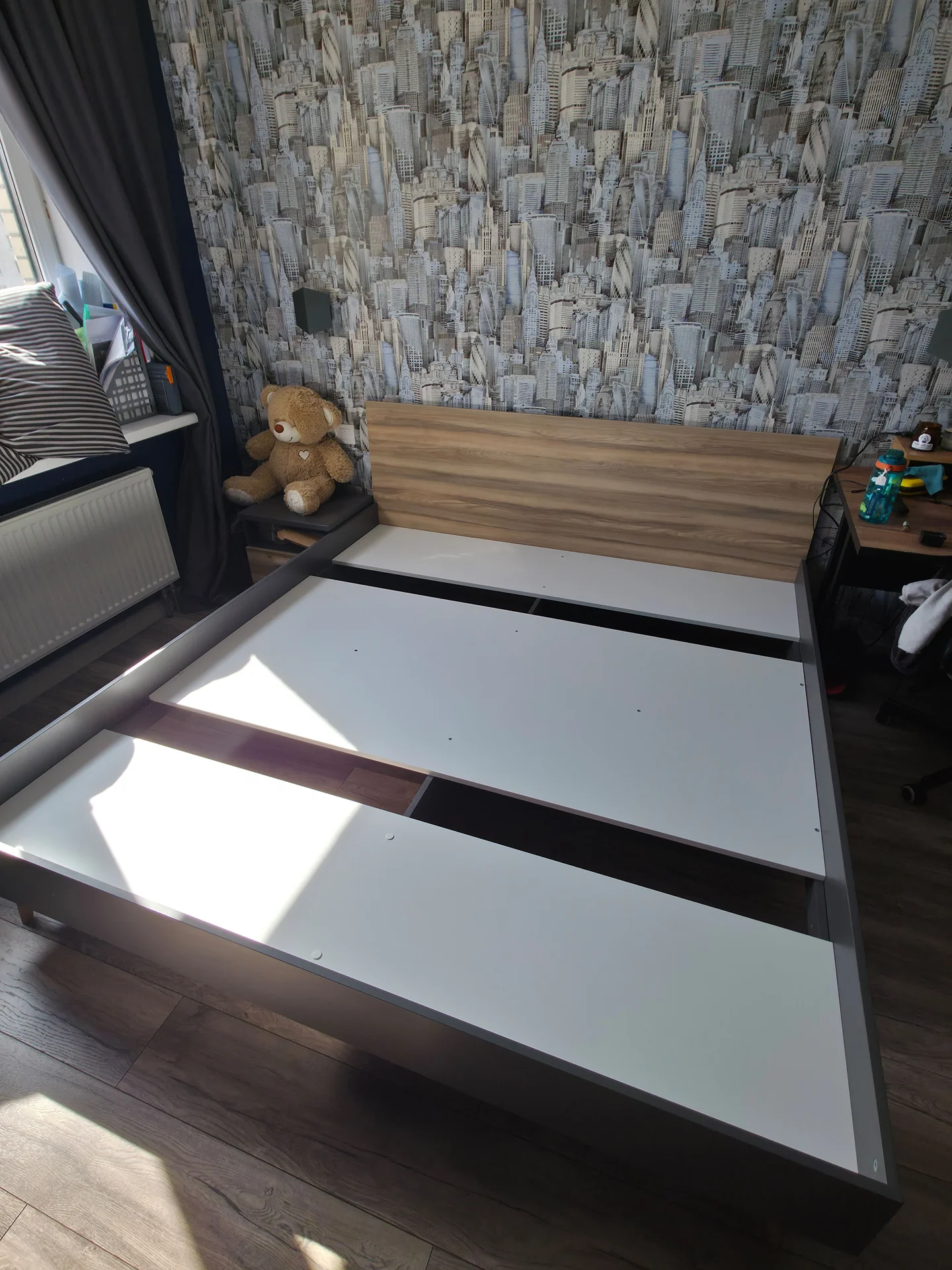 Кровать 180х200 - изображение 1