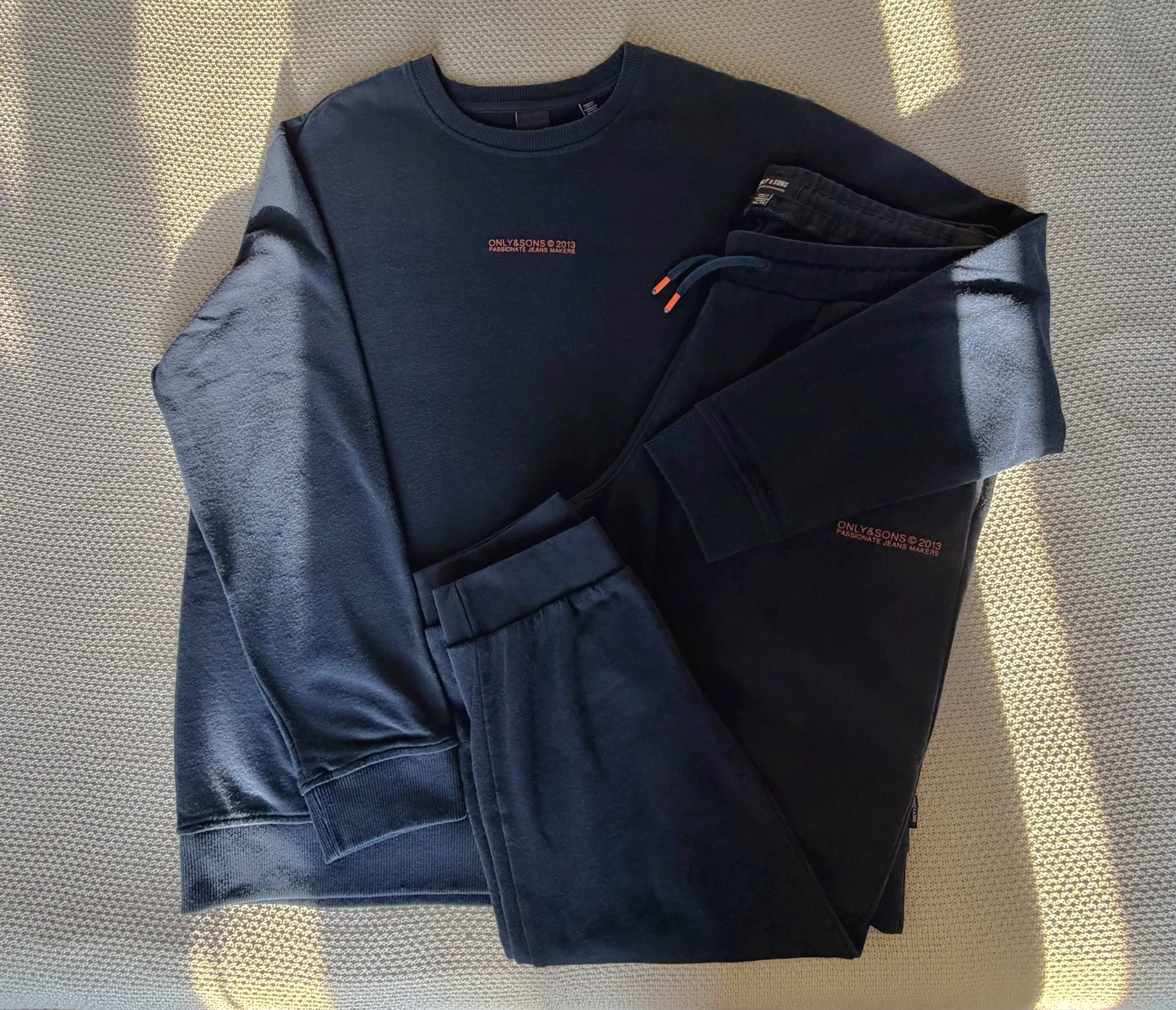 Мужской спортивный костюм Only & Sons - изображение 1