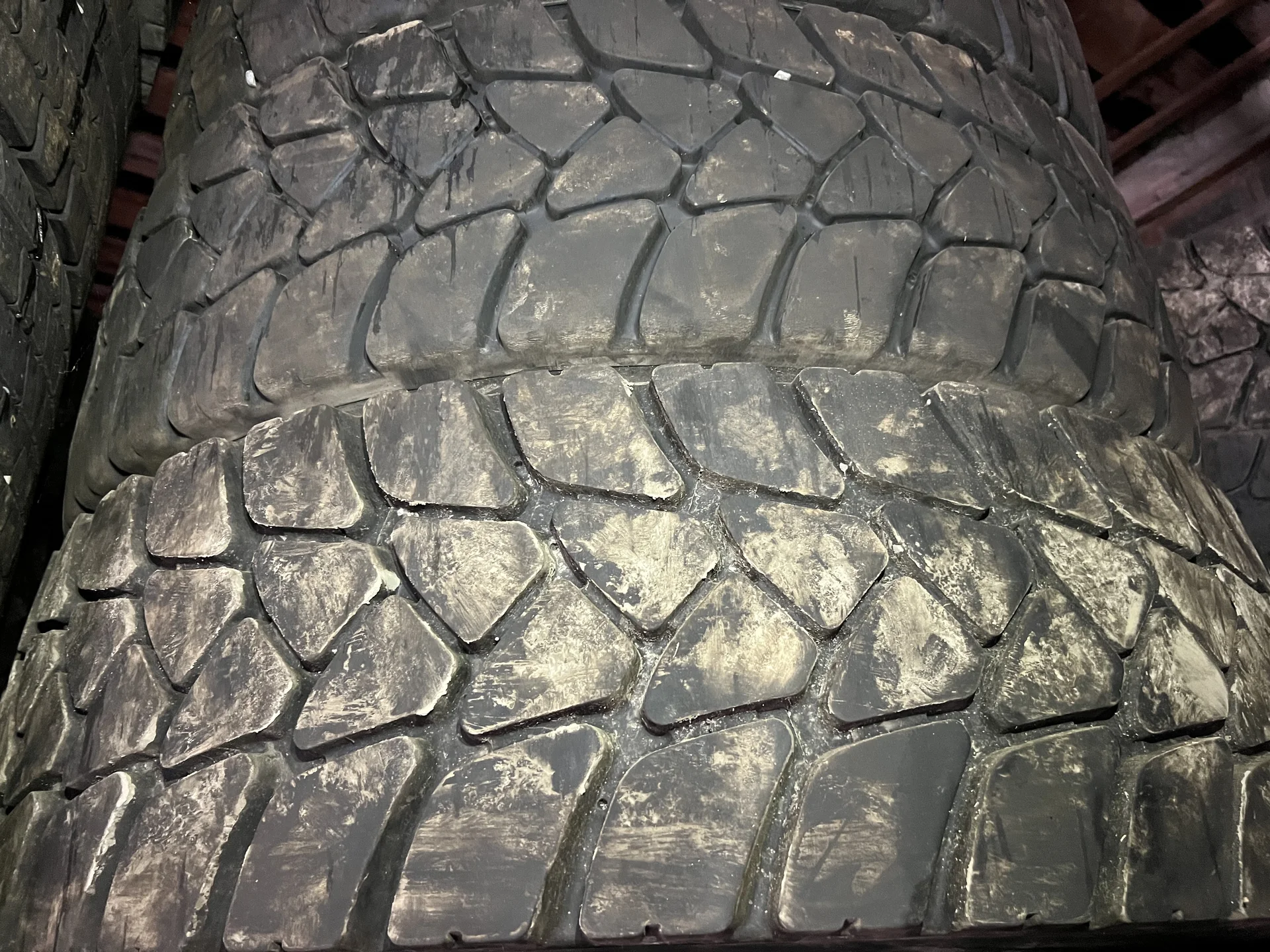 Шины 315/80/22,5 Michelin карьерная из Германии - миниатюра 6