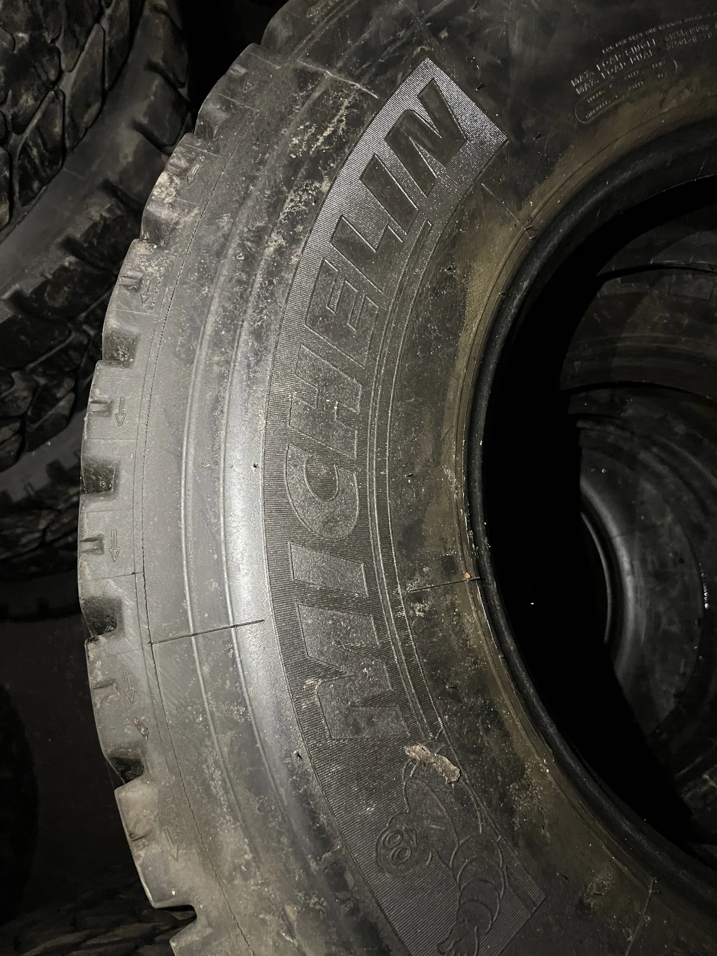 Шины 315/80/22,5 Michelin карьерная из Германии - миниатюра 9