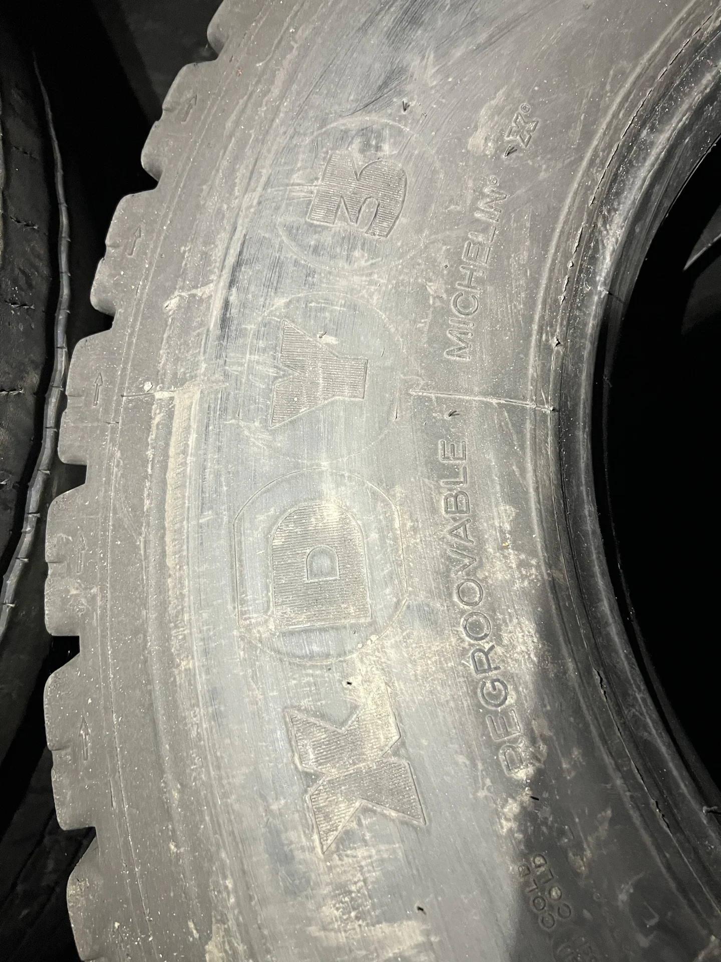 Шины 315/80/22,5 Michelin карьерная из Германии - миниатюра 12