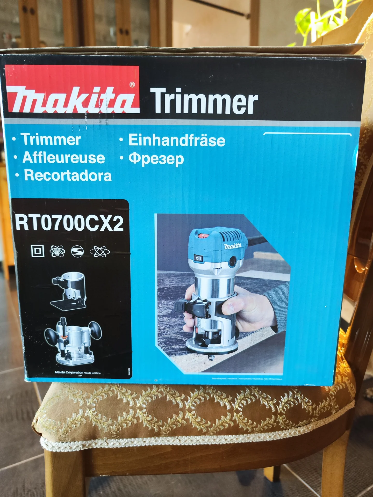 Фрезер makita RT0700CX2 - миниатюра 2