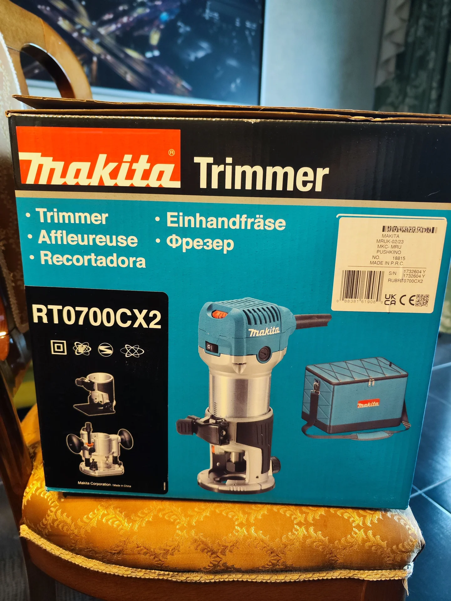 Фрезер makita RT0700CX2 - миниатюра 4