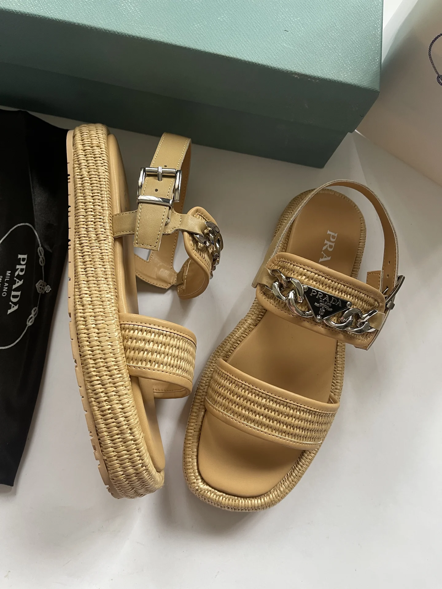 Босоножки женские Prada - изображение 1