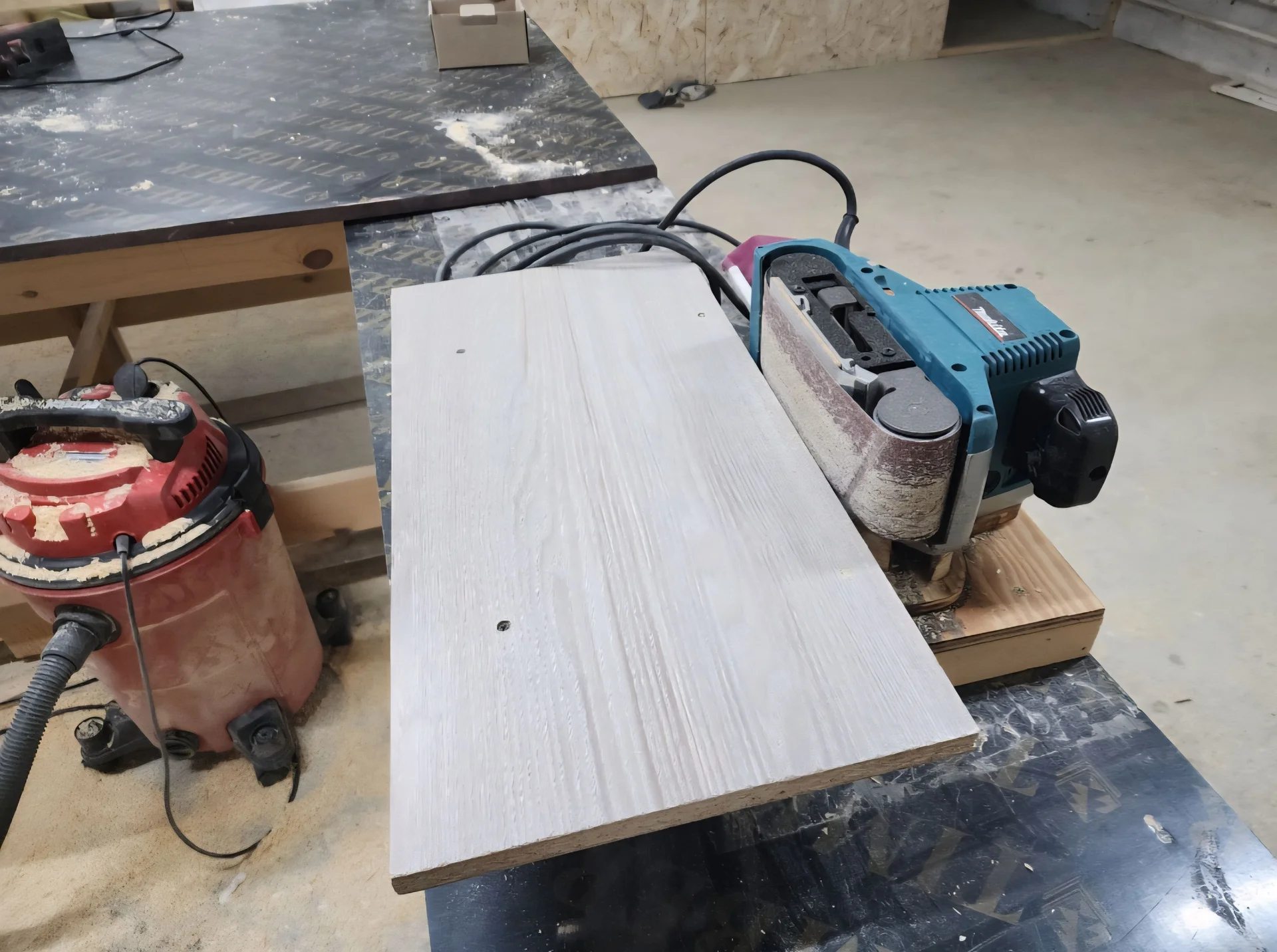Ленточная шлифовальная машинка Makita 9903 - миниатюра 3