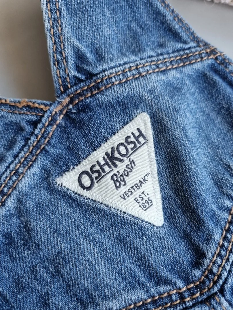 джинсовый комбинезон OshKosh B'gosh на девочку 9 мес - миниатюра 5