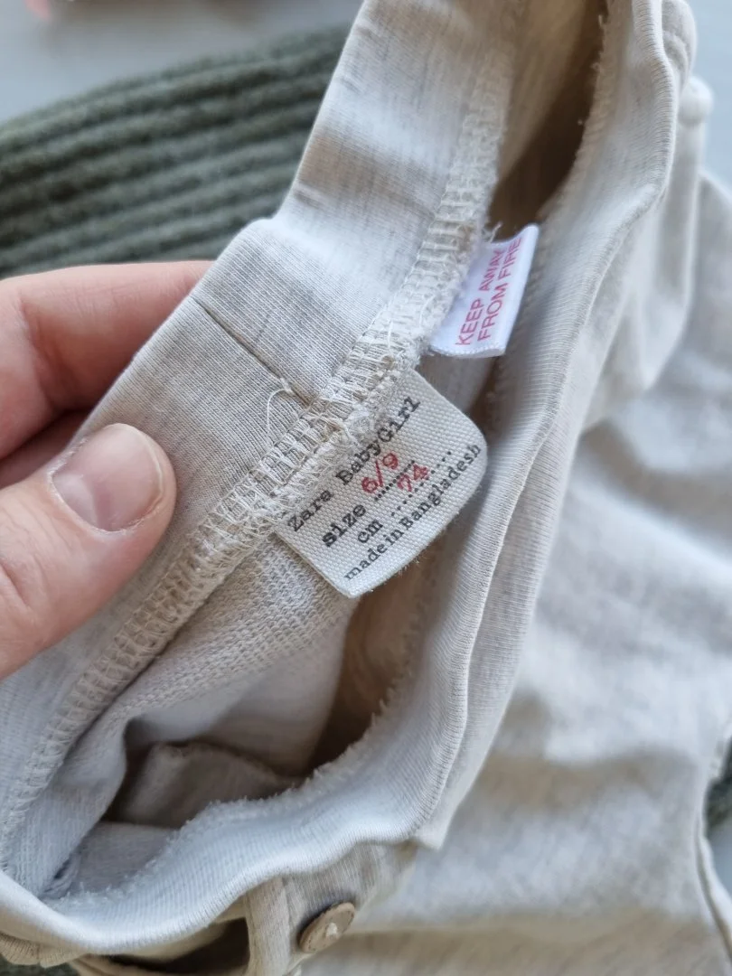 Zara штаны, 6-9 мес (74 см), трикотаж, кармашки, деревянные пуговицы - миниатюра 4
