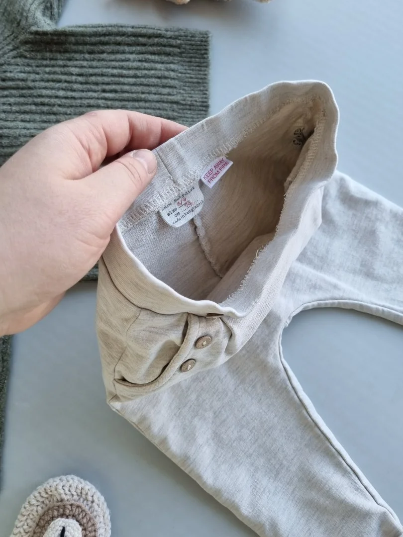 Zara штаны, 6-9 мес (74 см), трикотаж, кармашки, деревянные пуговицы - миниатюра 6