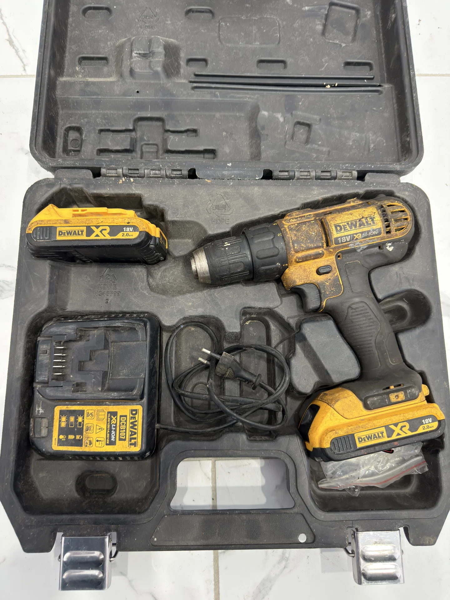 Шуруповерты DeWalt б/у на запчасти - изображение 1