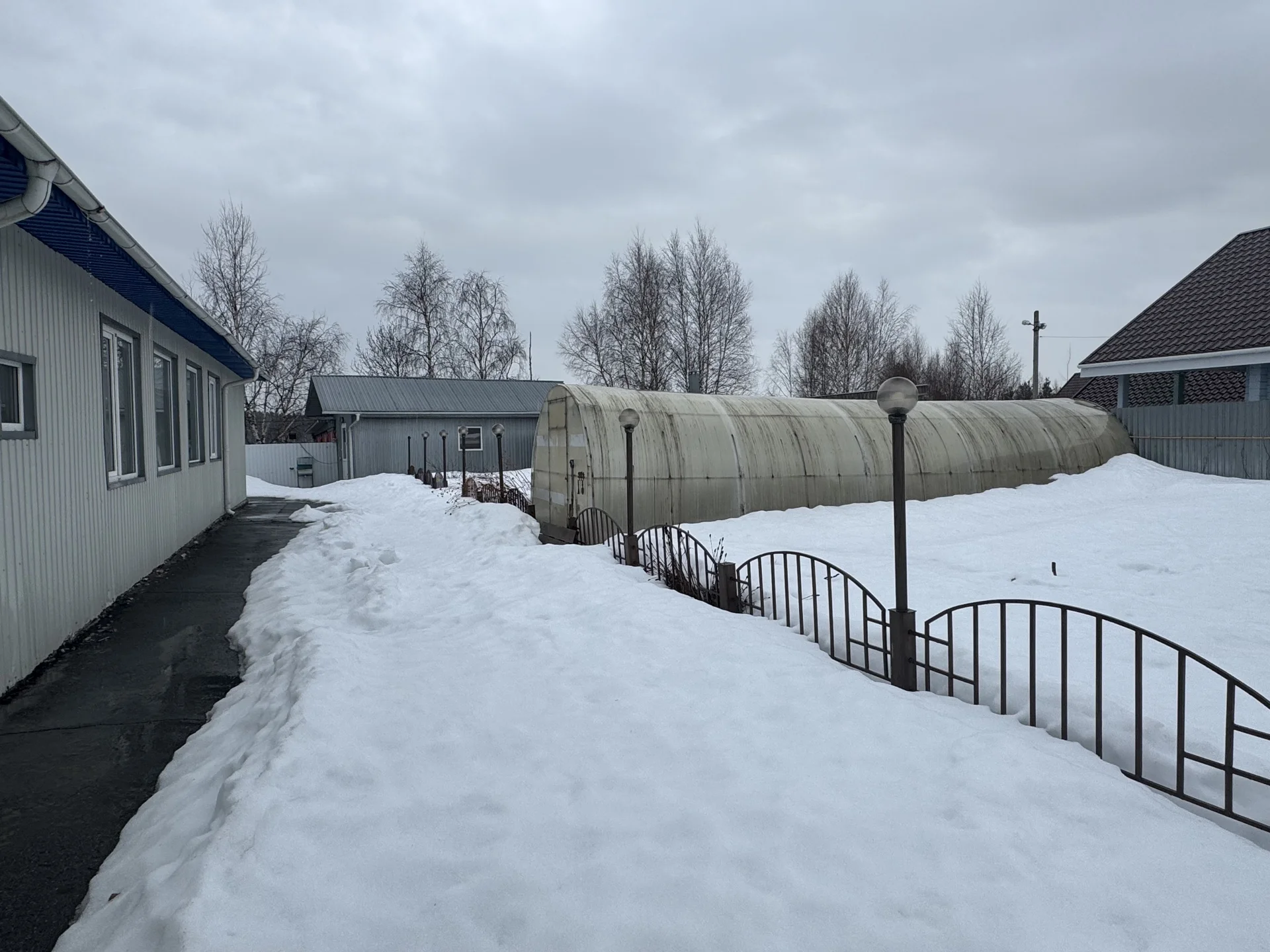 Продается дом на берегу озера - миниатюра 29