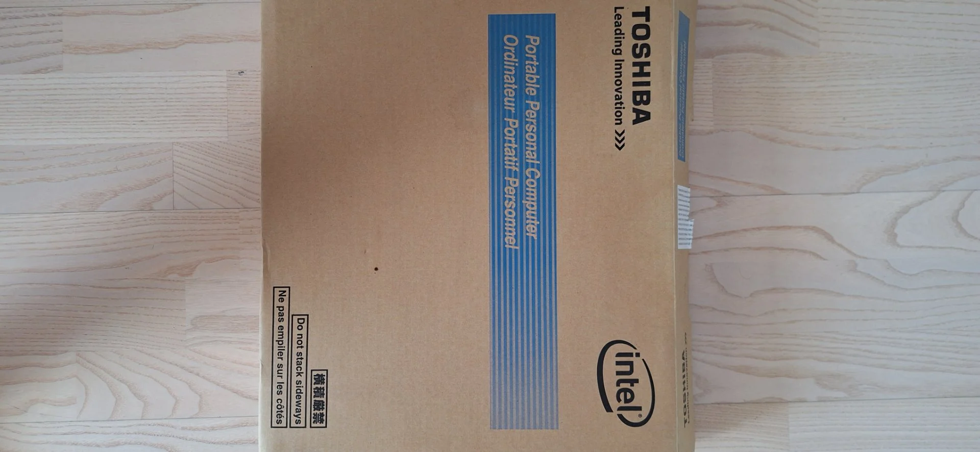Ноутбук Toshiba Satellite C850-B3K - миниатюра 8