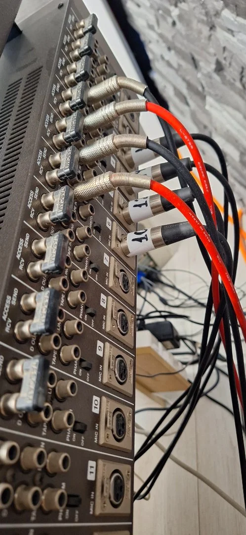 Микшерный пульт Tascam M-520 - миниатюра 10