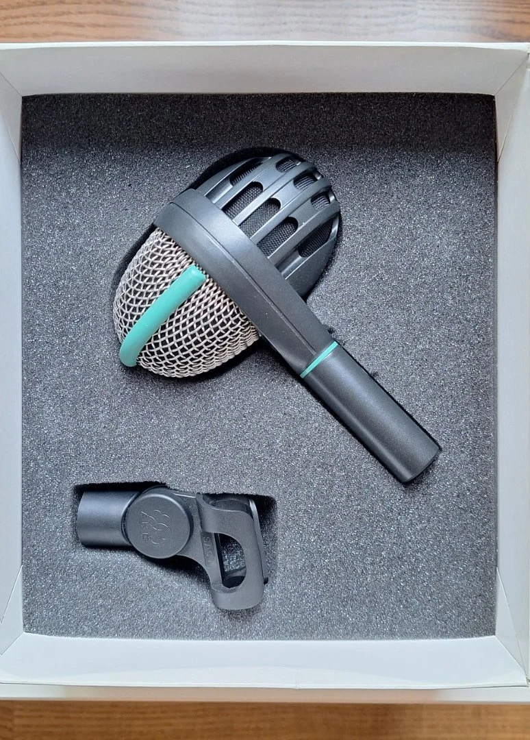 AKG D112 оригинал в коробке - миниатюра 2