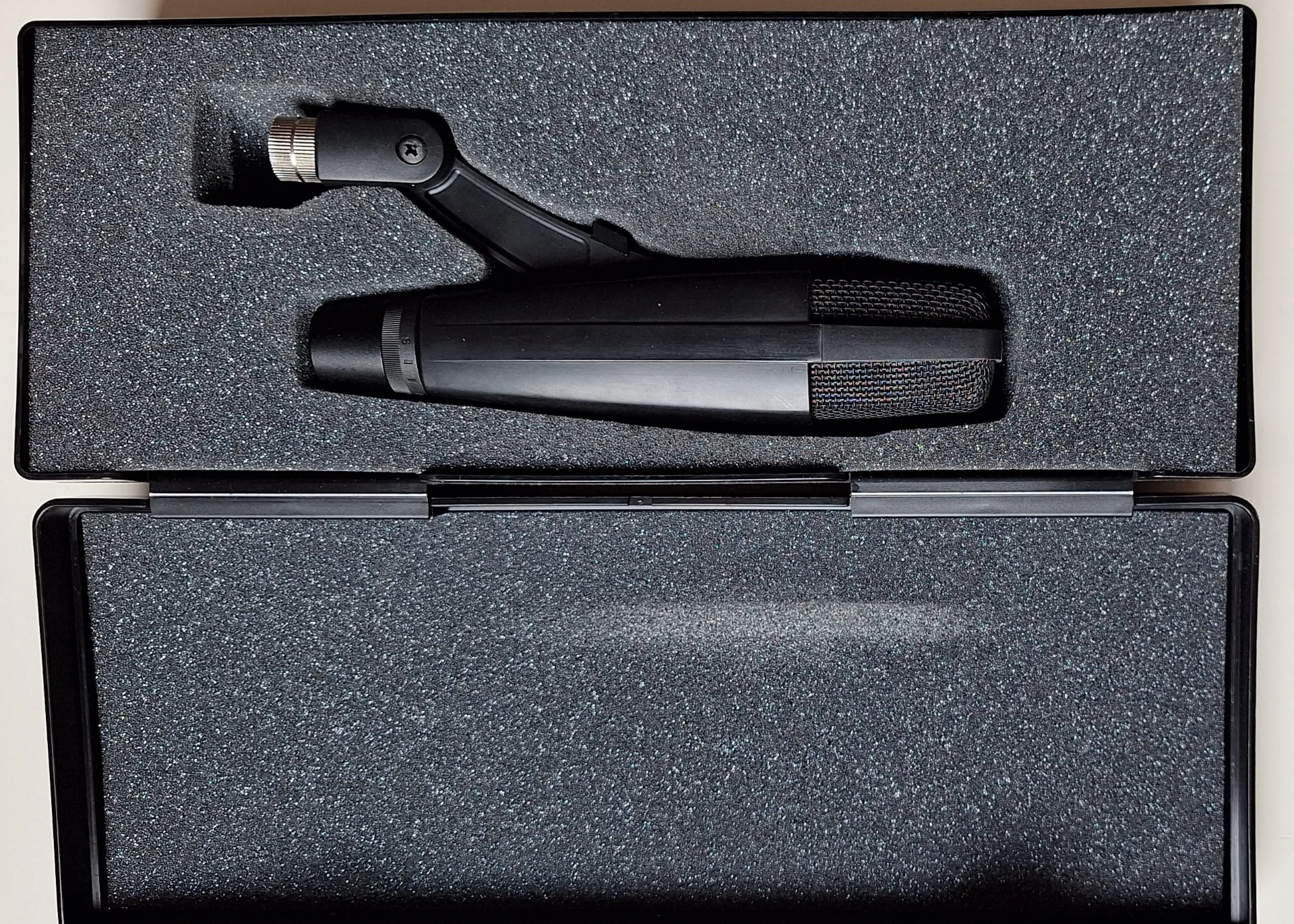 Комплект Sennheiser MD 421 II (кейс, держатель) - изображение 1