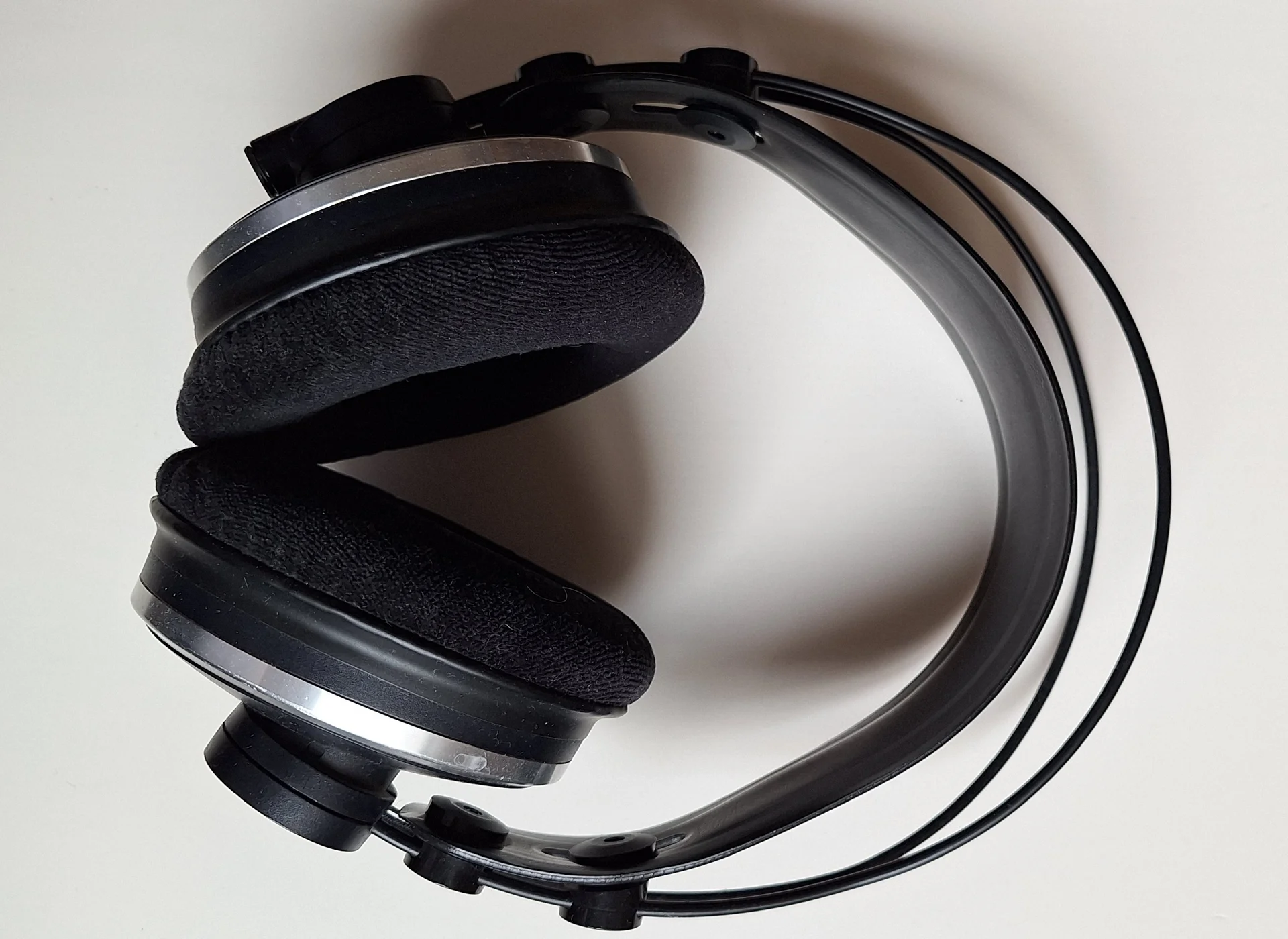 Наушники Sony, AKG - изображение 1
