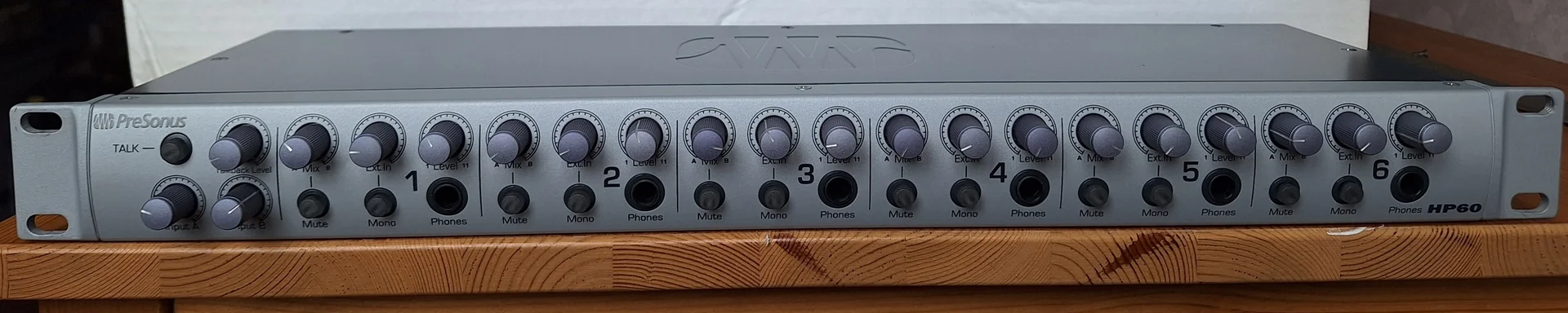 Предусилитель для наушников Presonus HP60 - миниатюра 4