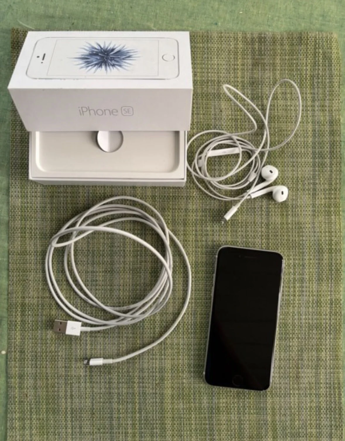 iPhone SE 128gb - изображение 1