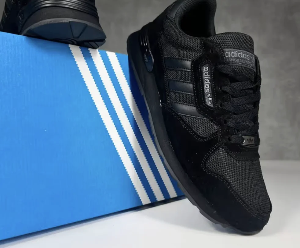 Кроссовки Adidas новые 44 размер - миниатюра 2