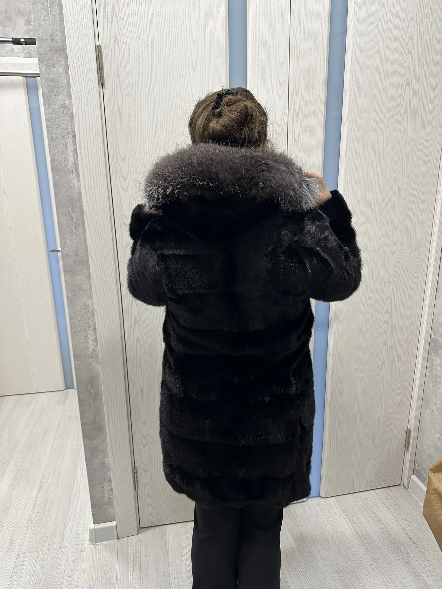 Норковая шуба чёрного цвета! - миниатюра 4