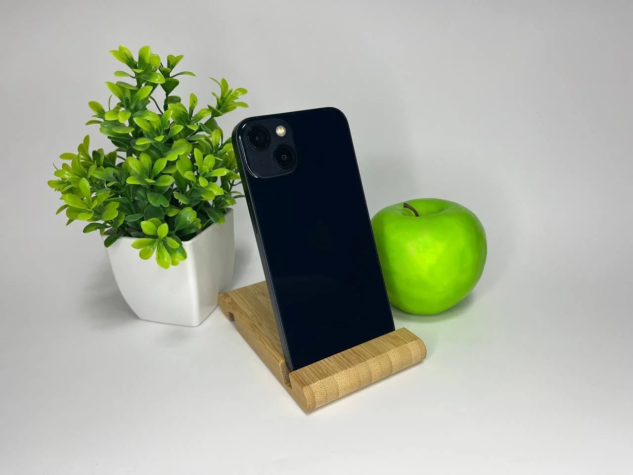 iPhone 13, 256гб, черный, Sim- eSim