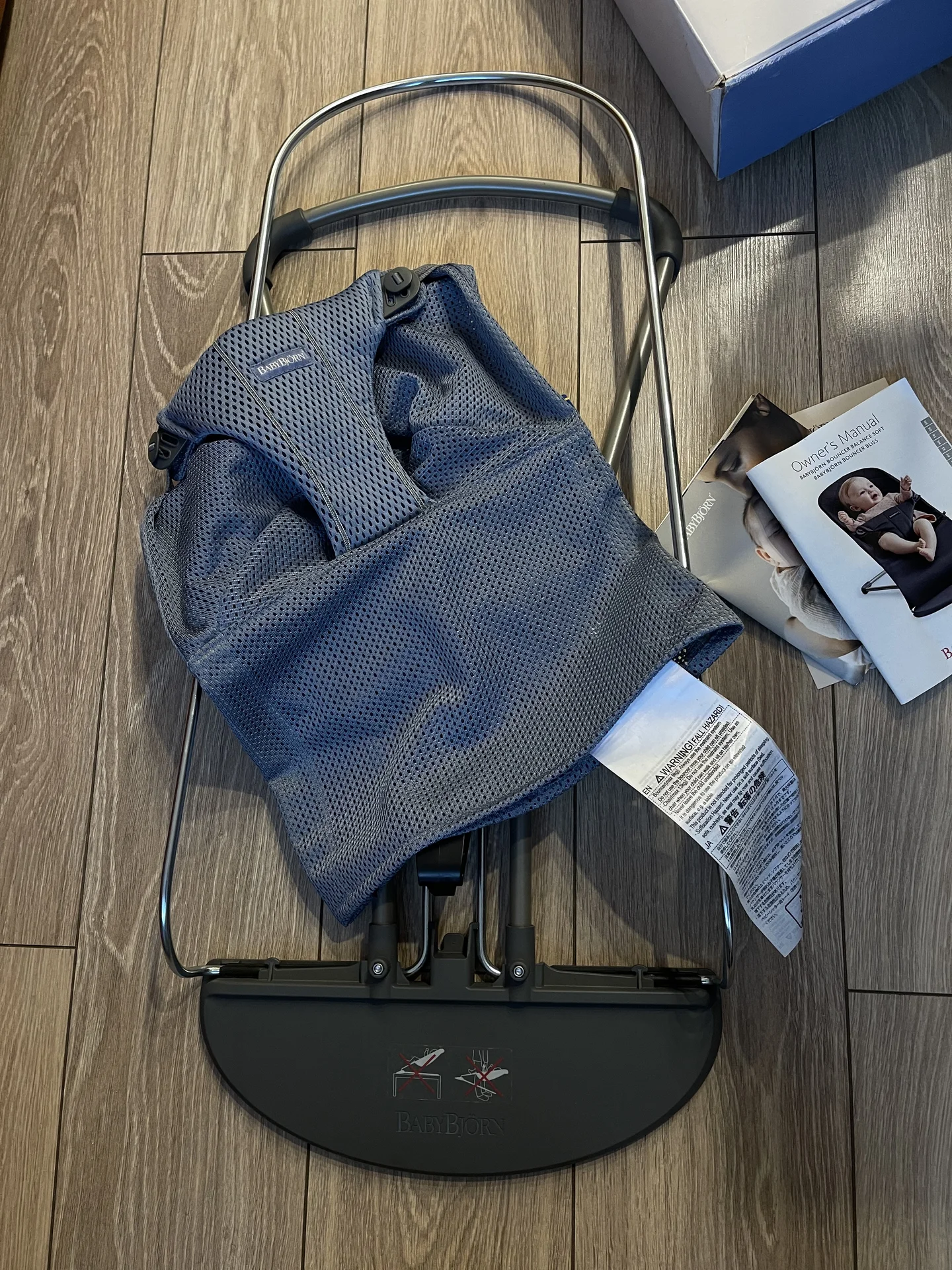 Шезлонг Babybjorn сетка с игрушкой - миниатюра 7