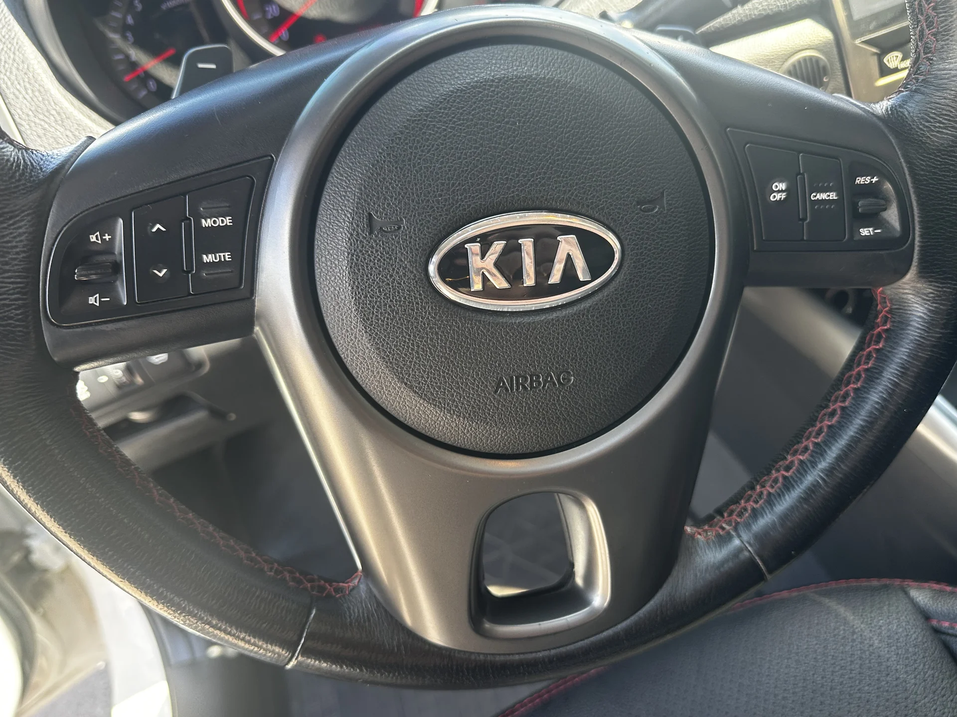 Kia cerato Koup - миниатюра 29
