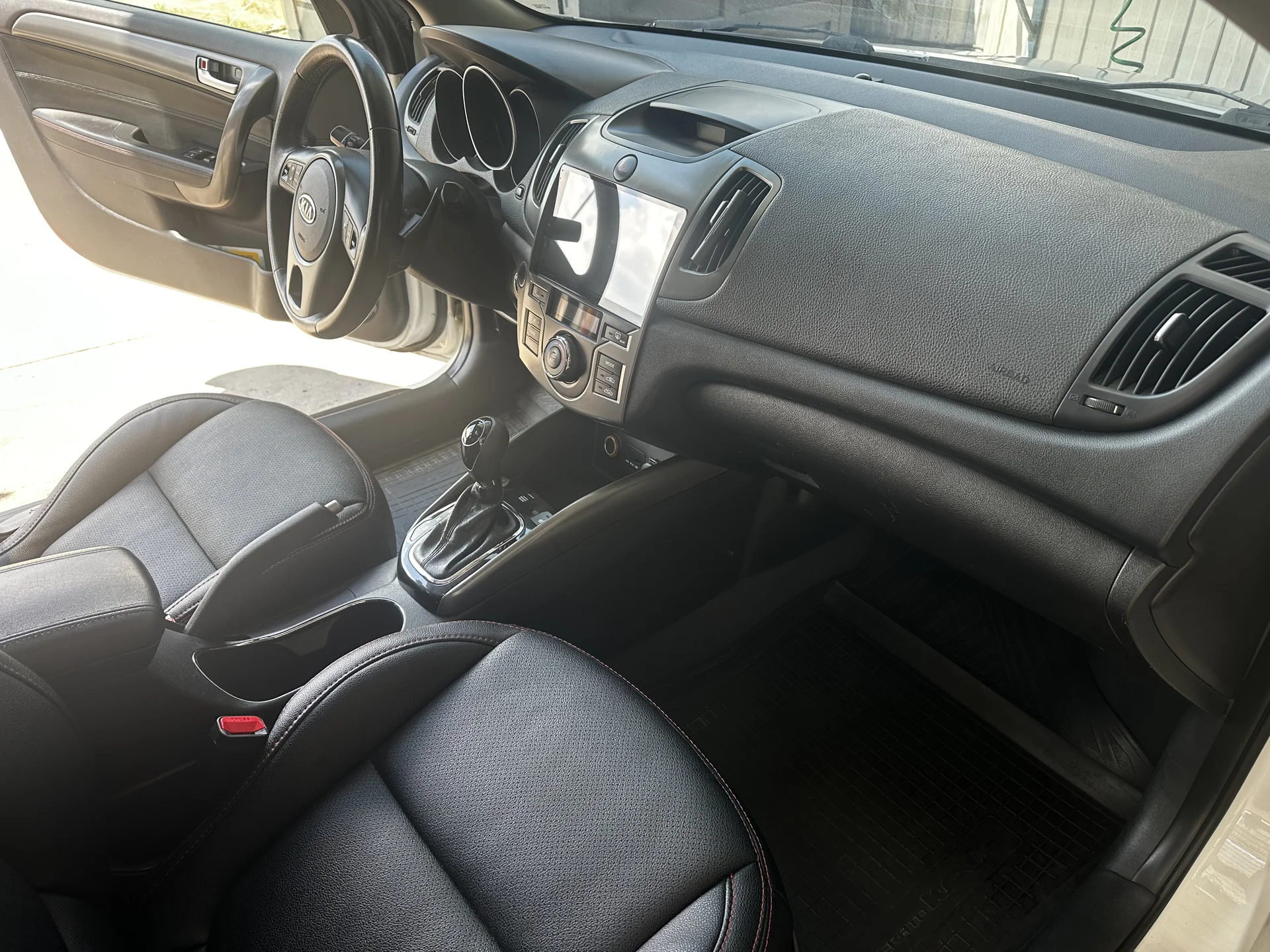 Kia cerato Koup - миниатюра 31