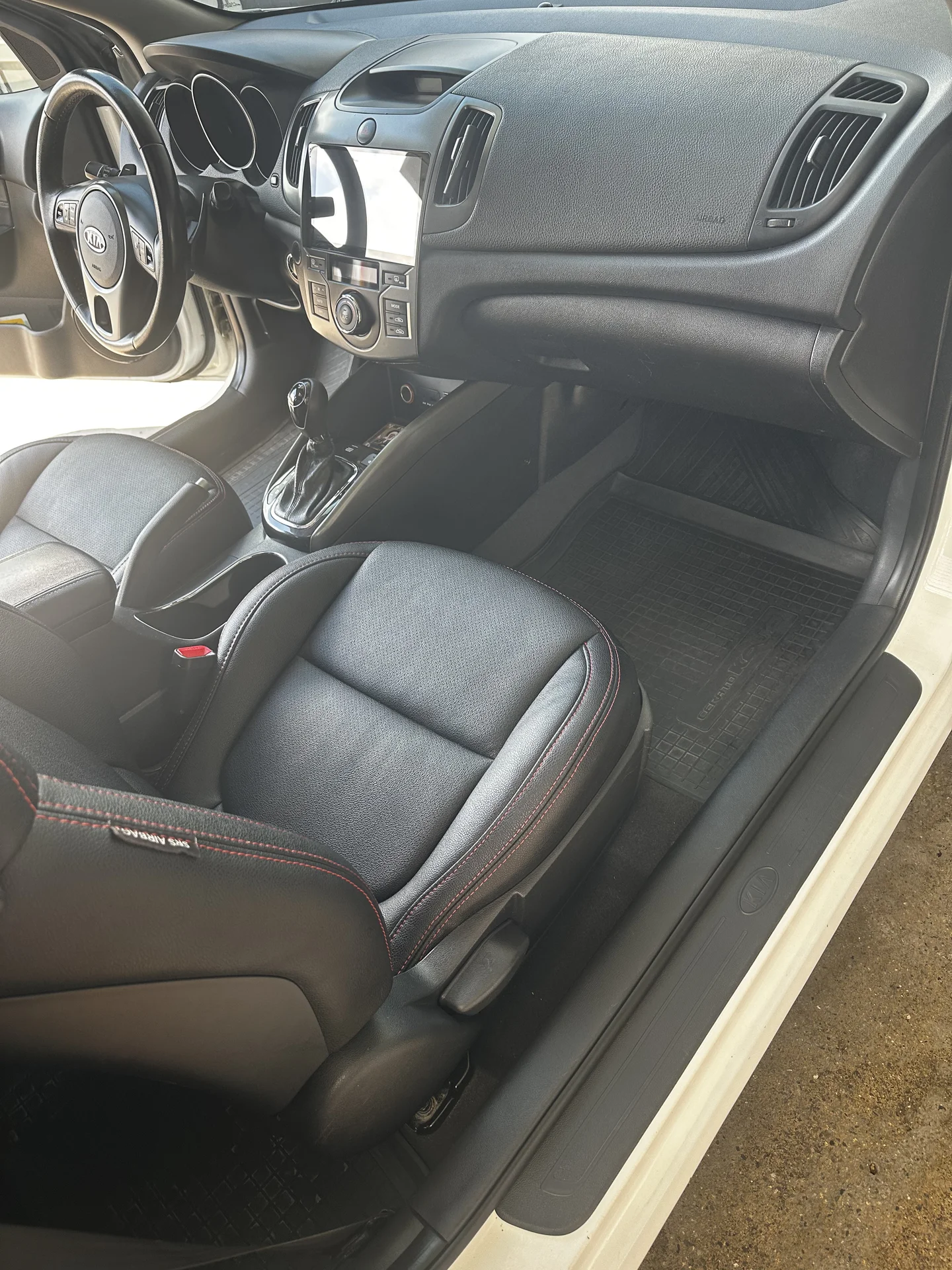 Kia cerato Koup - миниатюра 32