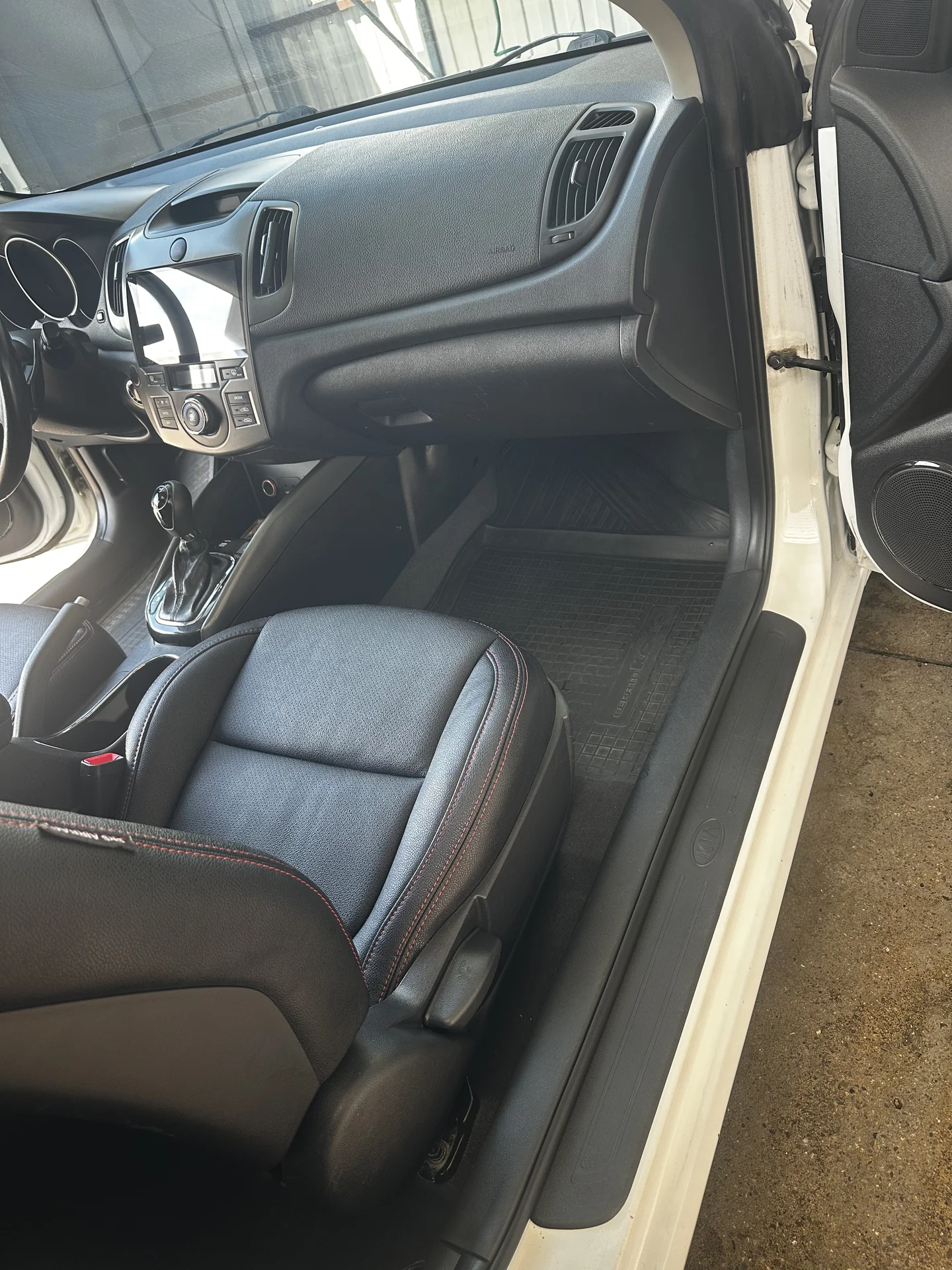 Kia cerato Koup - миниатюра 38