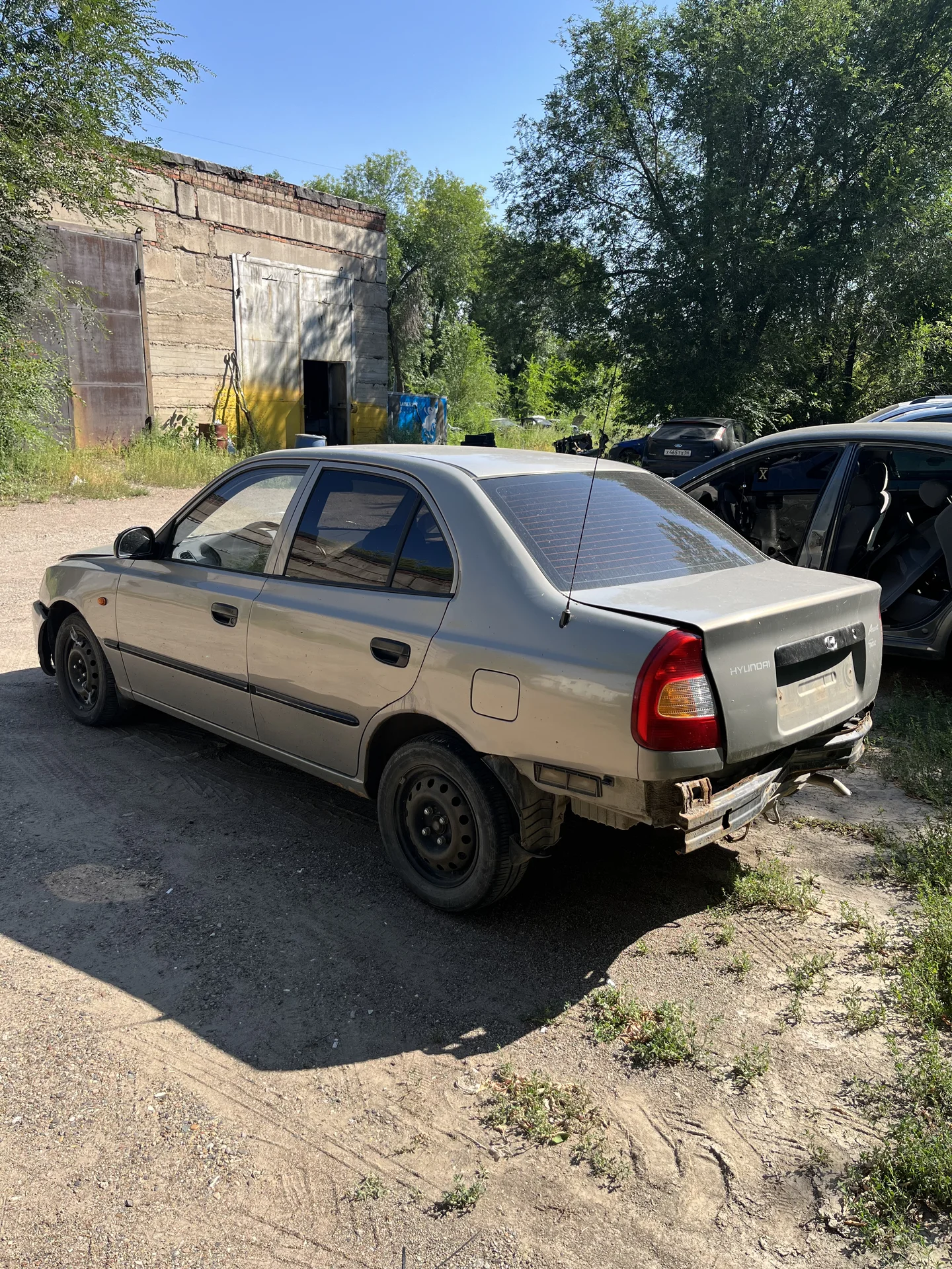 в разборе Hyundai Accent - миниатюра 3