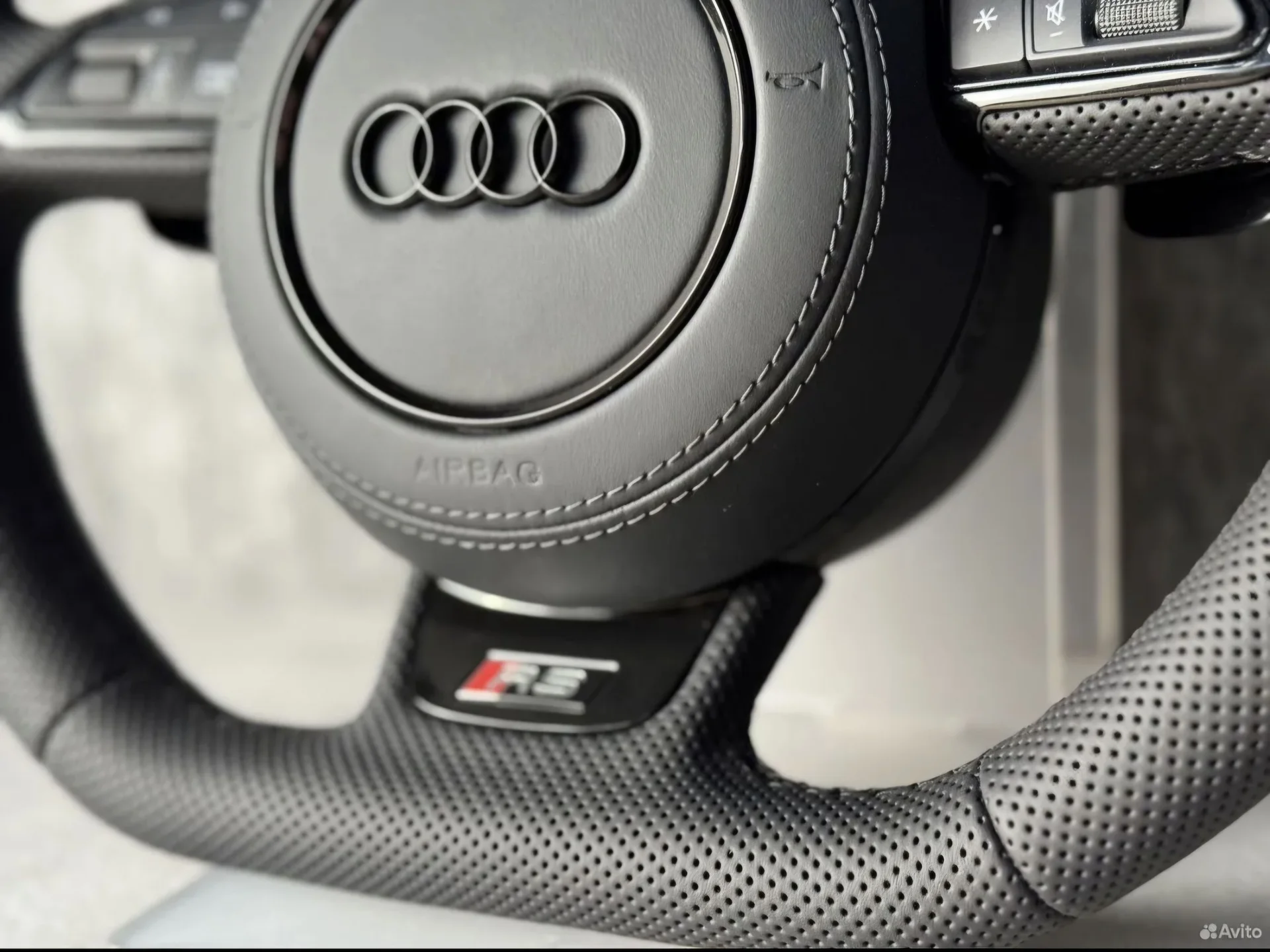 Руль audi с полной перфорацией - миниатюра 4
