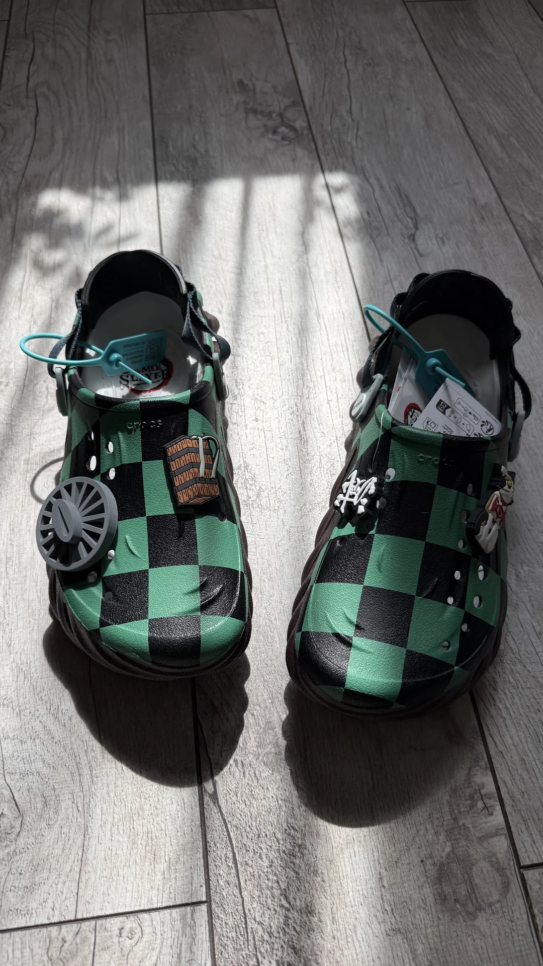 Demon Slayer x Crocs EUR 42-43 - миниатюра 2
