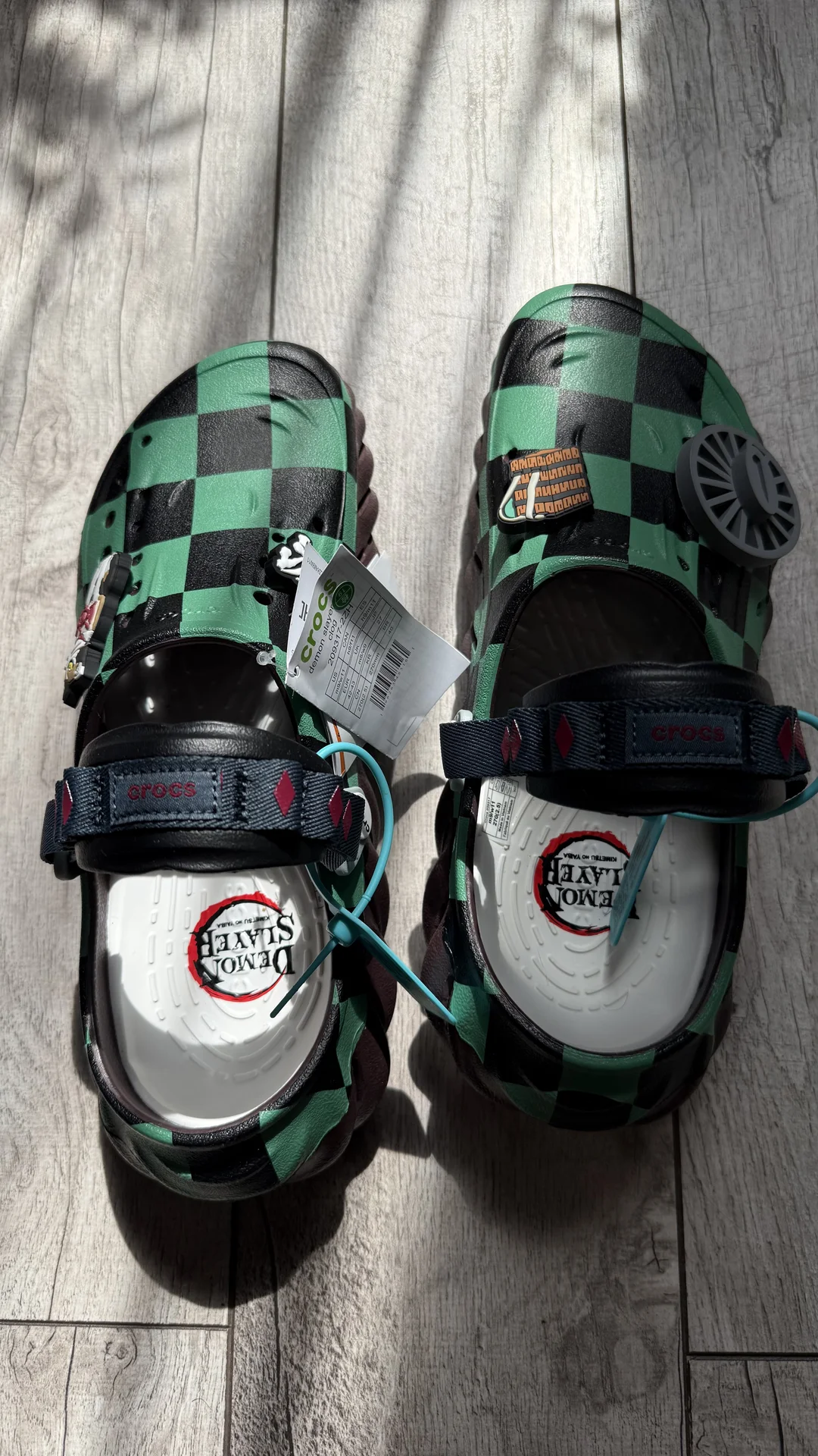 Demon Slayer x Crocs EUR 42-43 - миниатюра 4