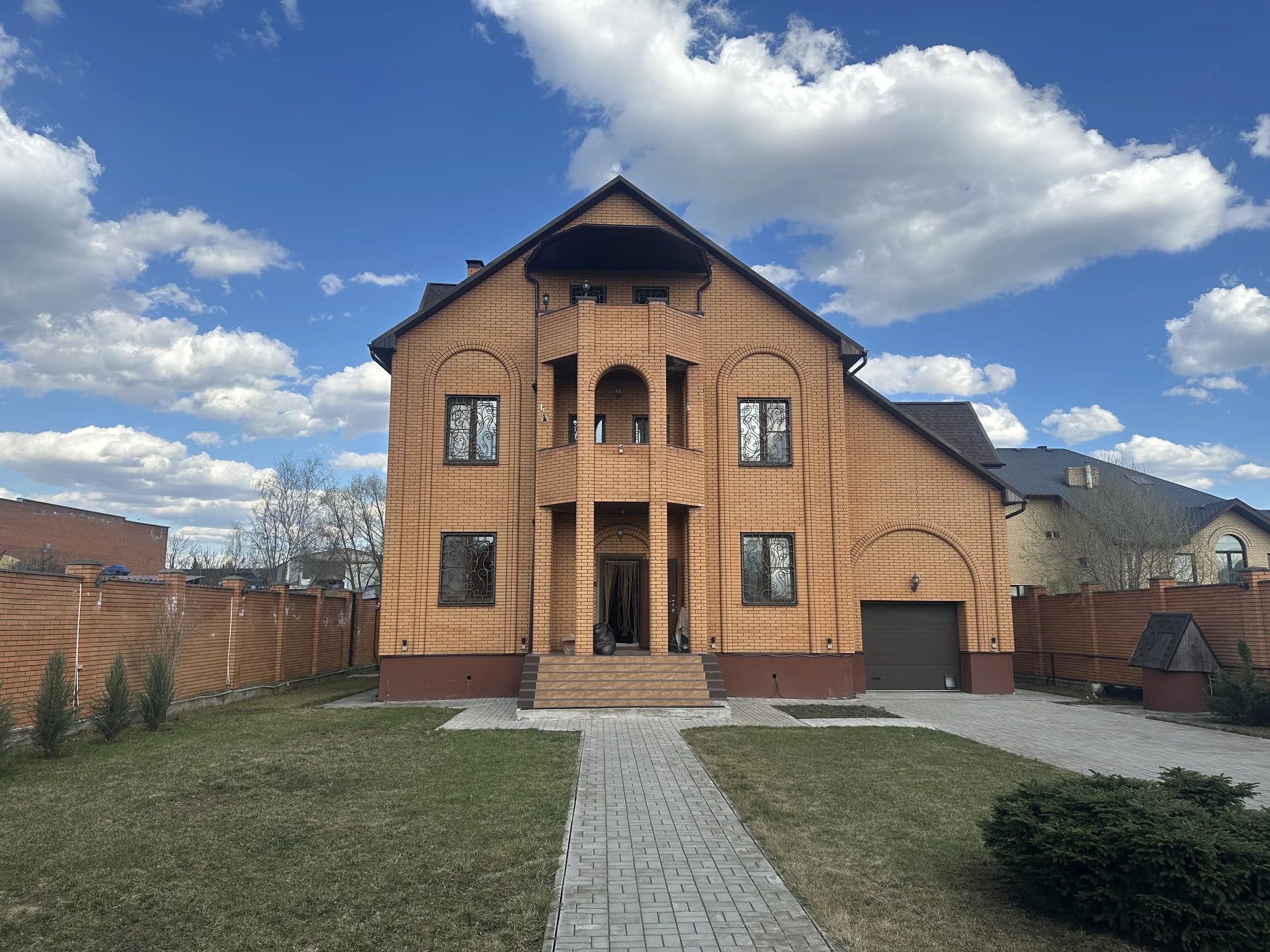 Аренда коттеджа 360 м2 д. Марушкино - изображение 1