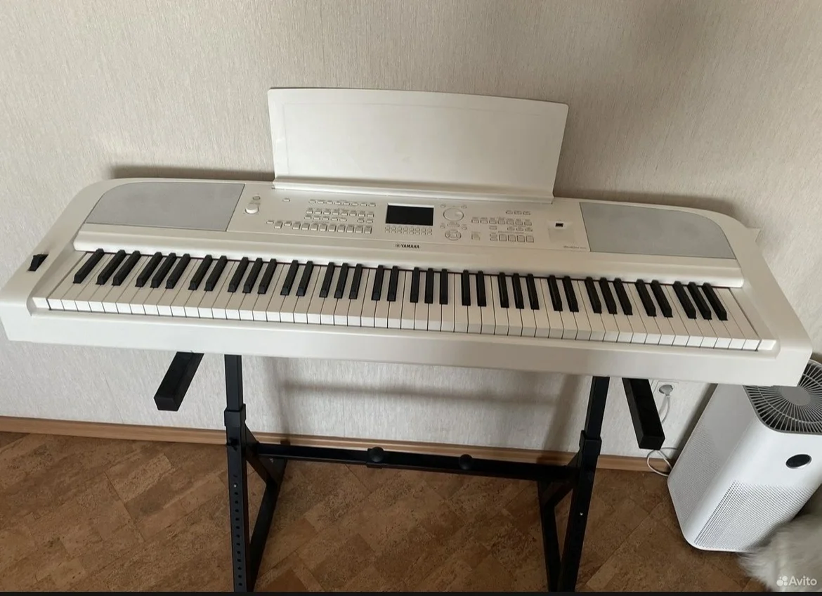 Yamaha DGX-670