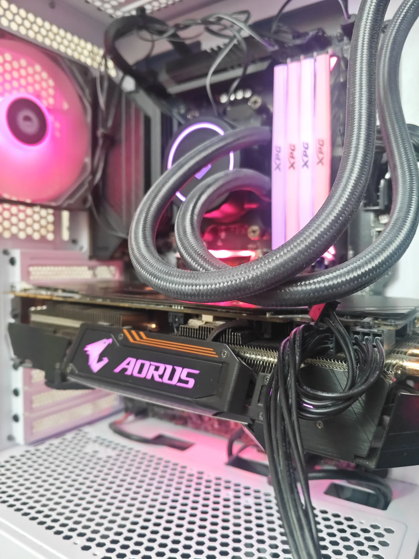 Видеокарта Gtx 1070 Aorus - изображение 1